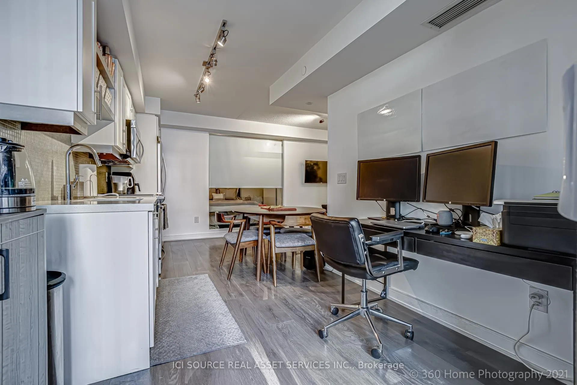 525 Adelaide Street W, #1020