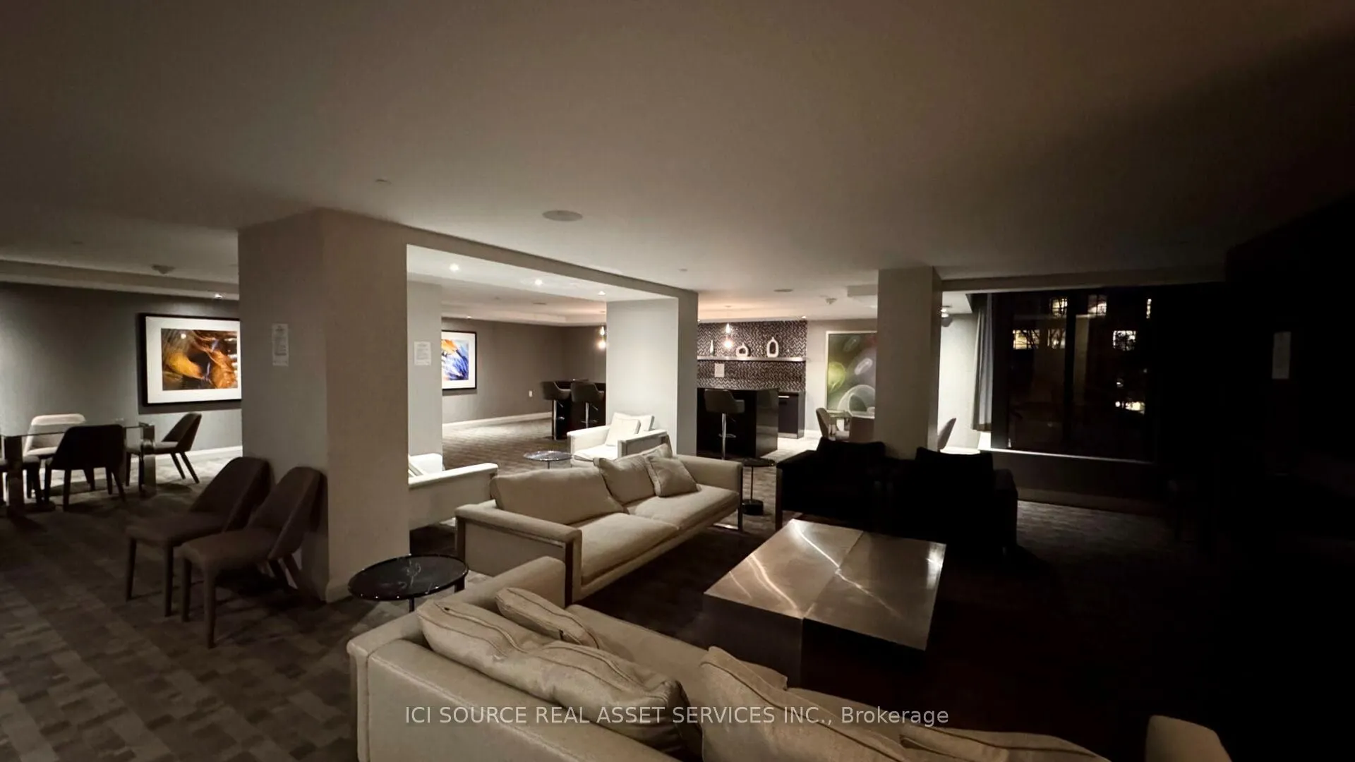 525 Adelaide Street W #1020