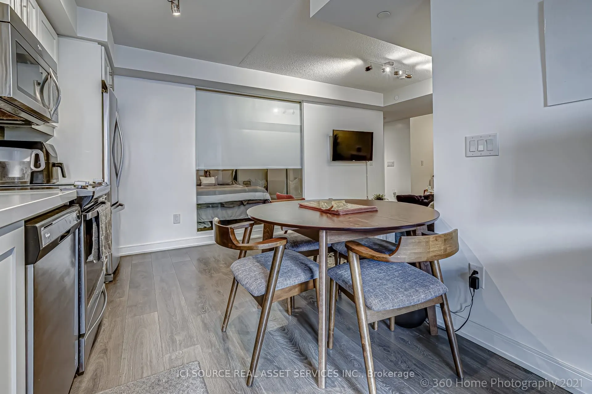 525 Adelaide Street W, #1020