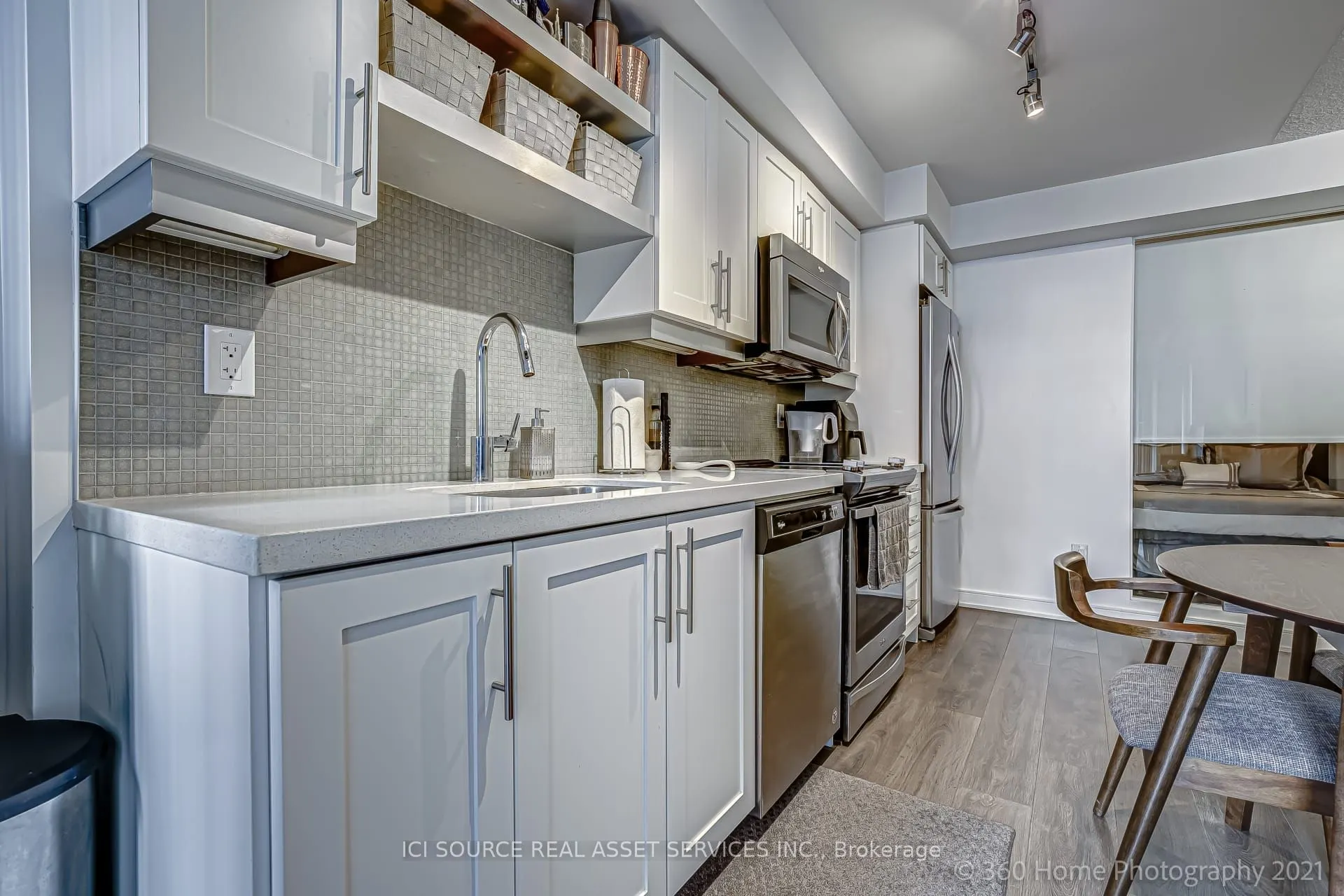525 Adelaide Street W, #1020