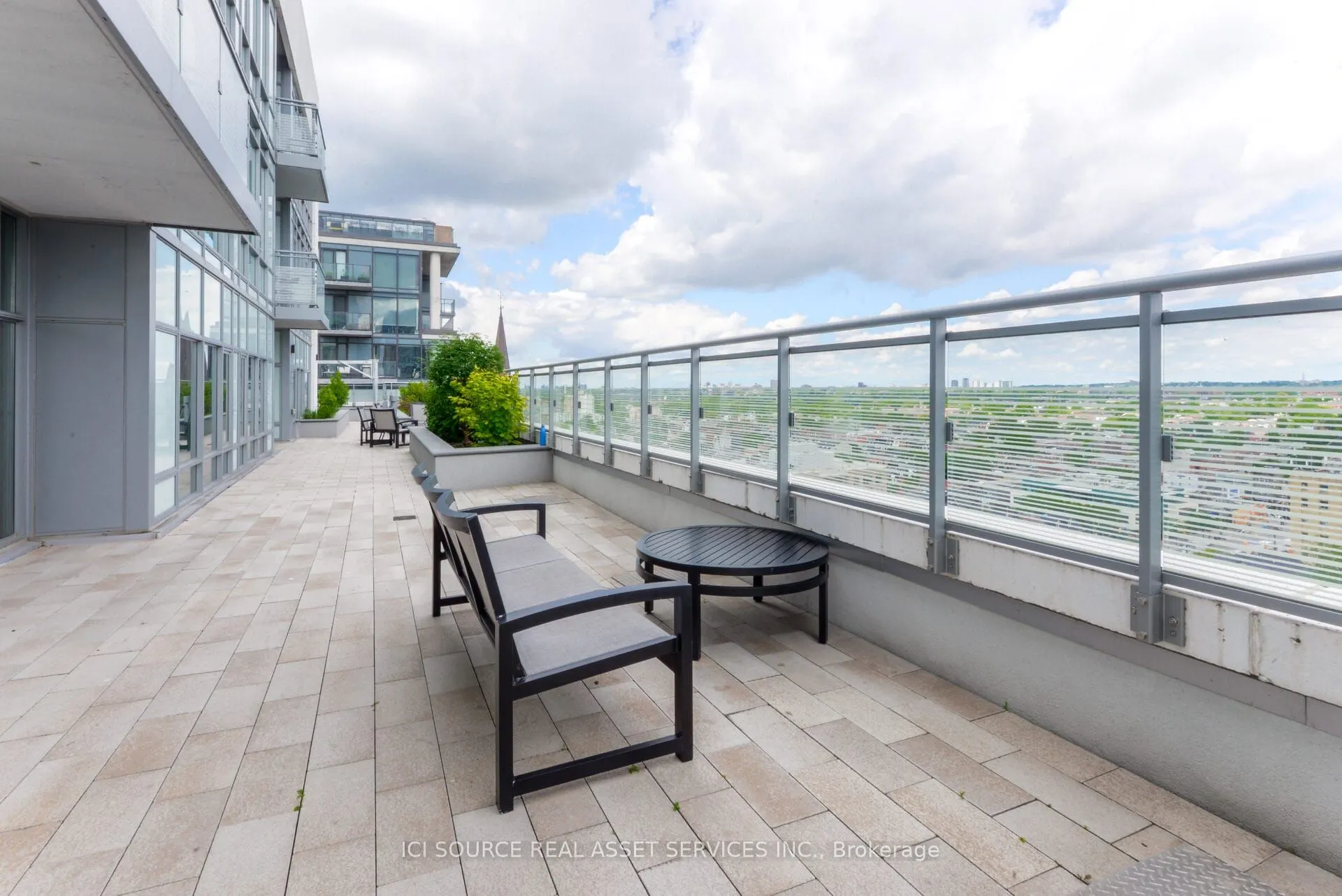 525 Adelaide Street W, #1020