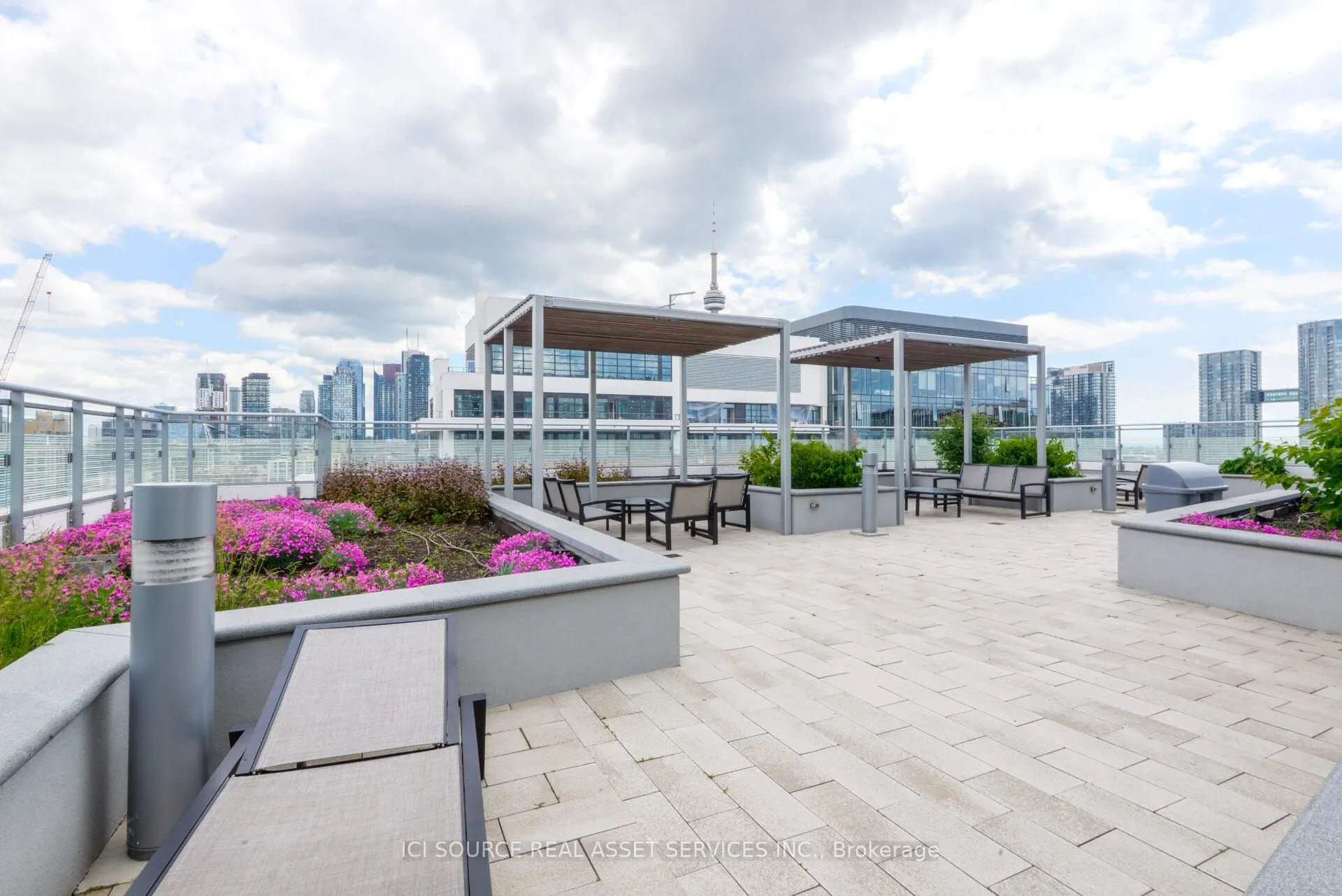 525 Adelaide Street W, #1020