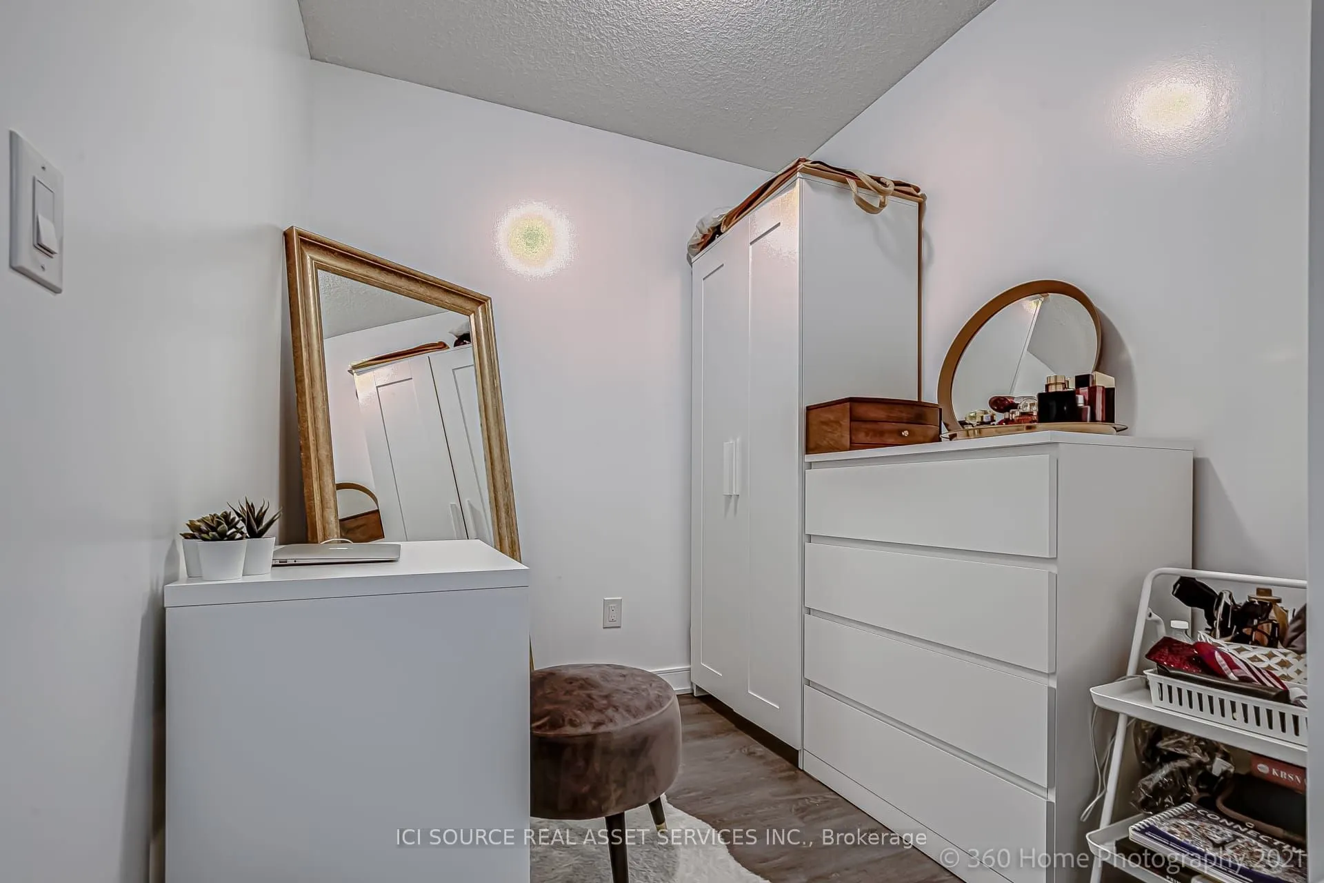 525 Adelaide Street W, #1020