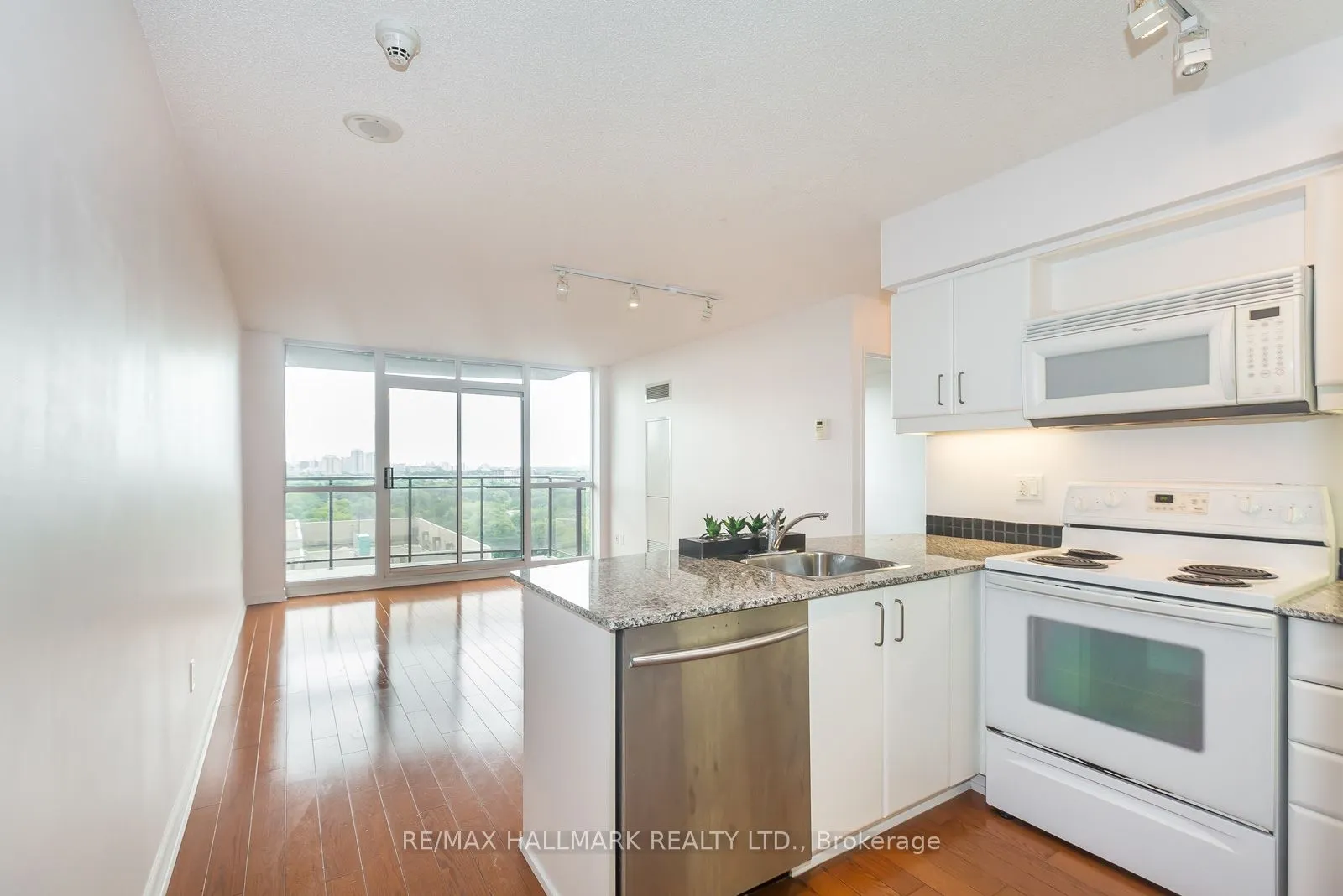 33 Sheppard Avenue E, #1701
