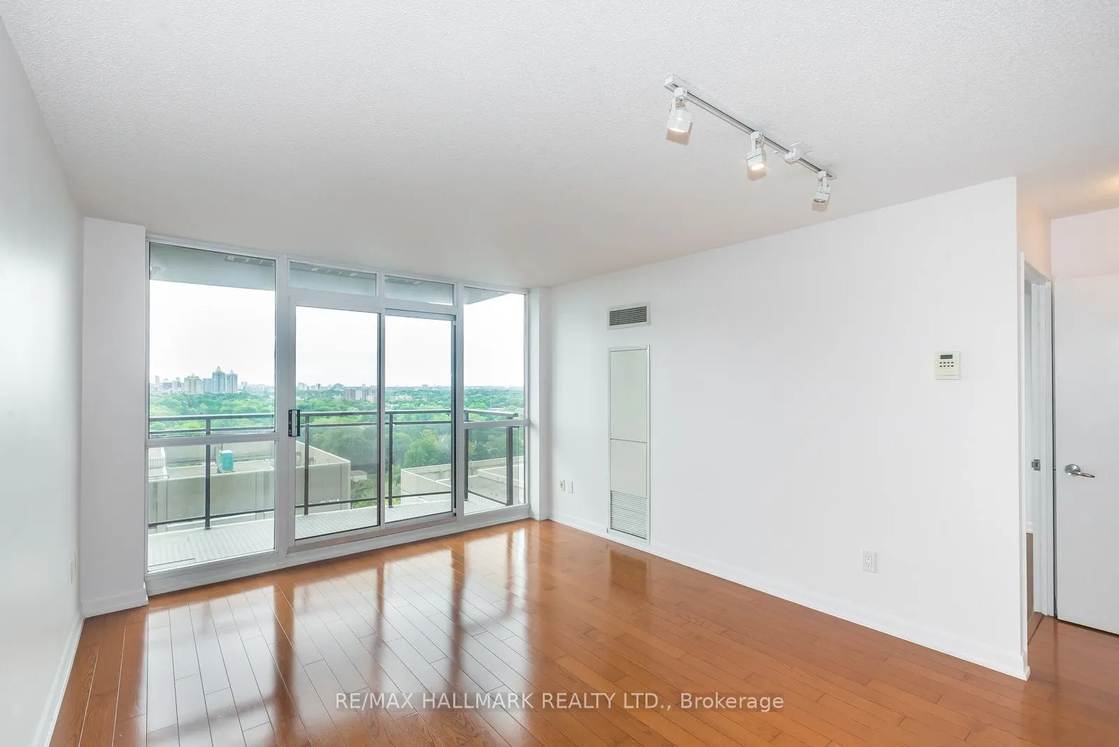 33 Sheppard Avenue E, #1701