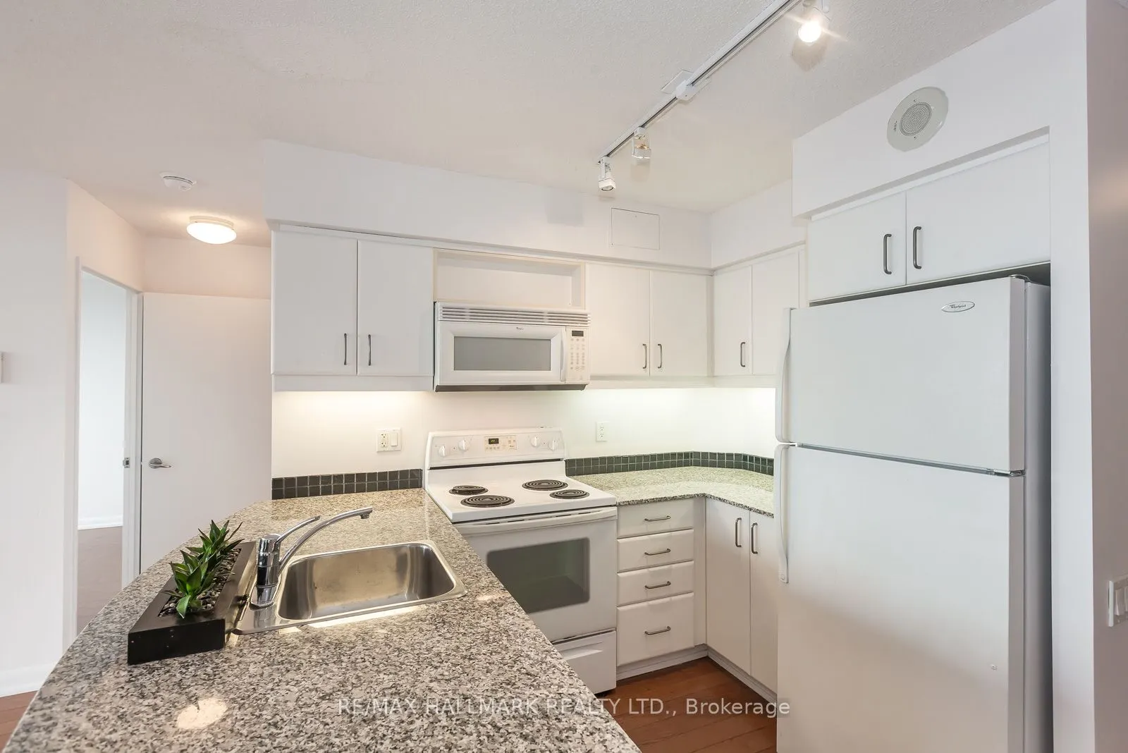 33 Sheppard Avenue E, #1701