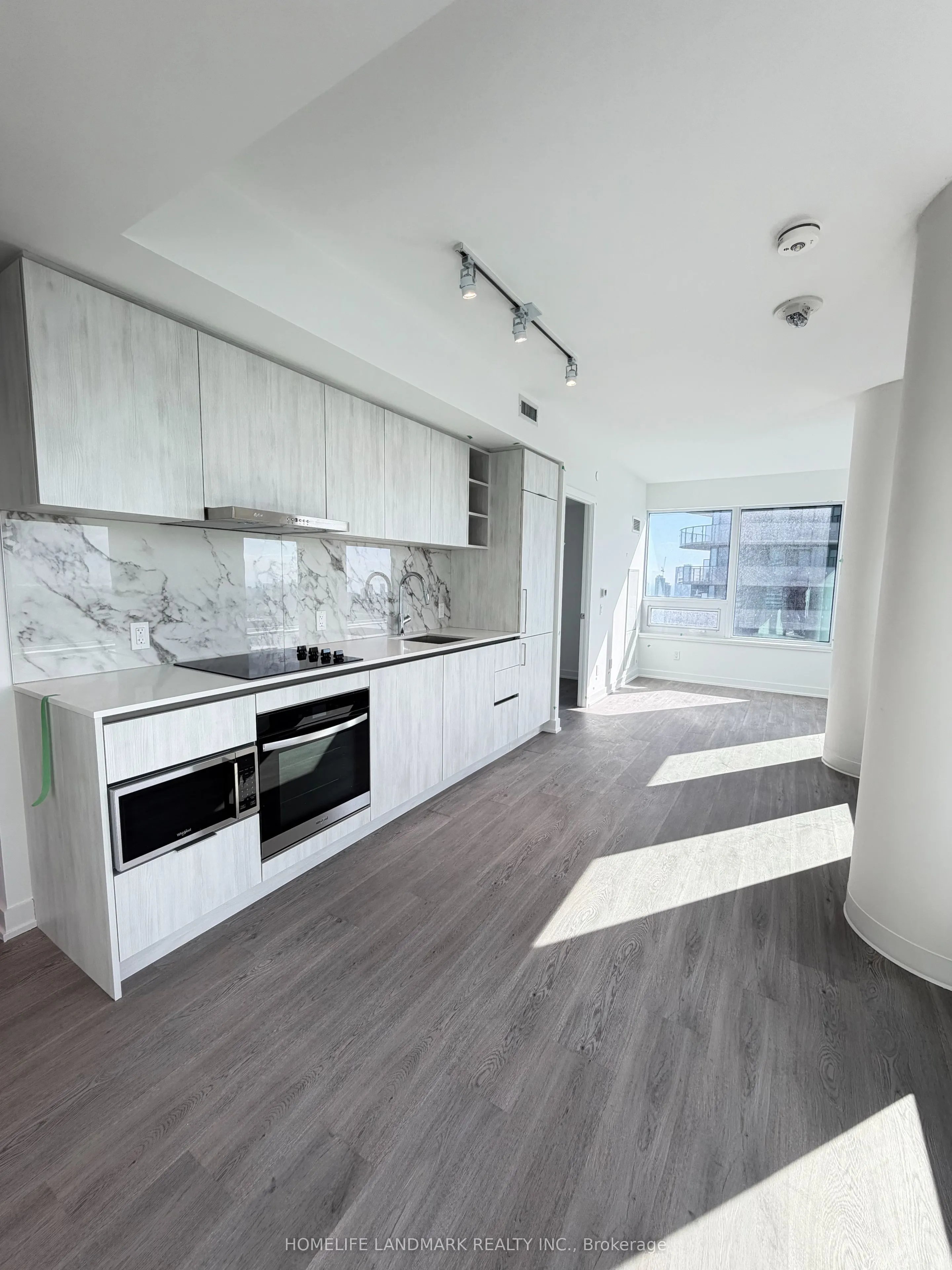 8 Wellesley Street W, #4915