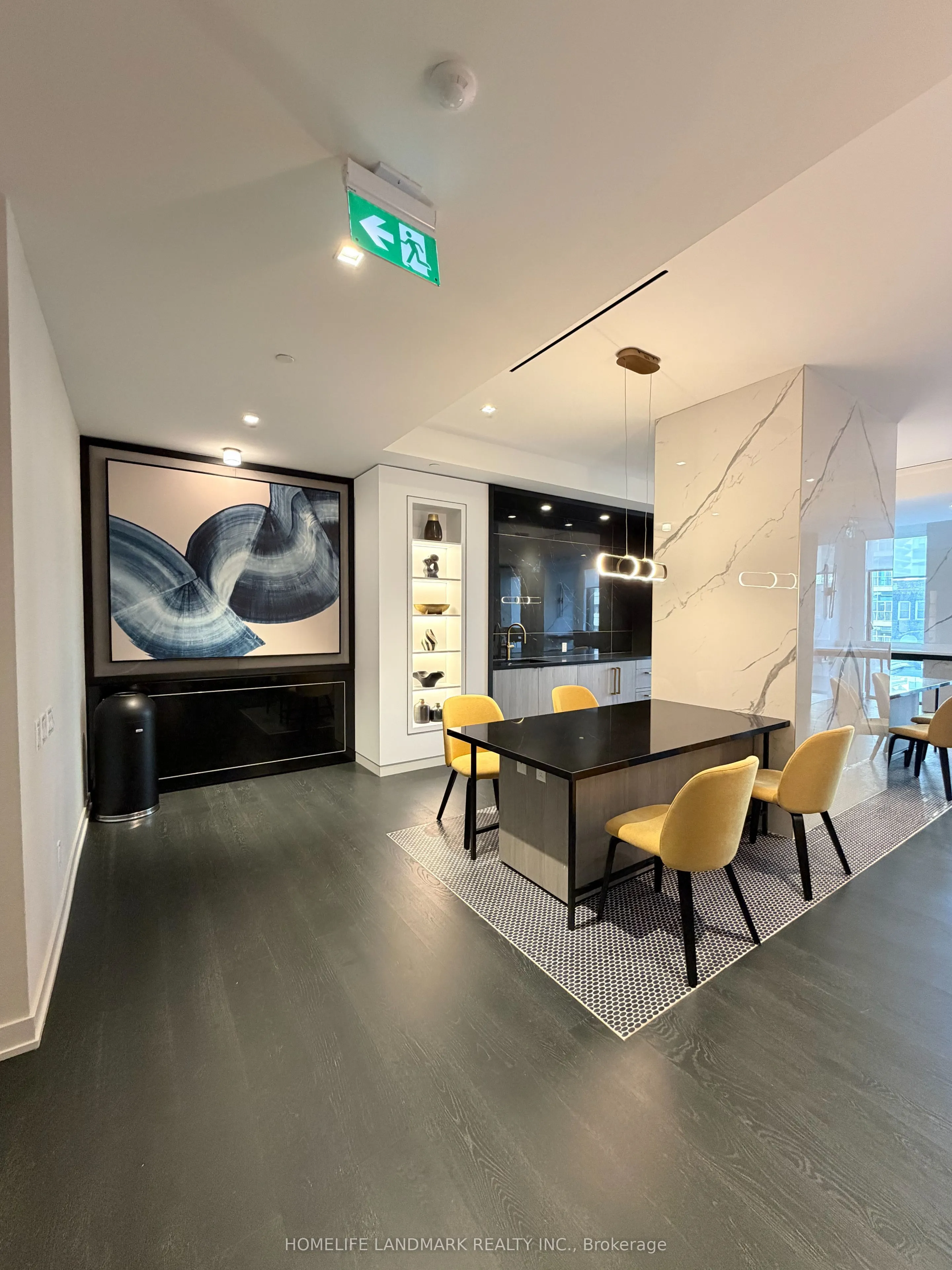8 Wellesley Street W, #4915