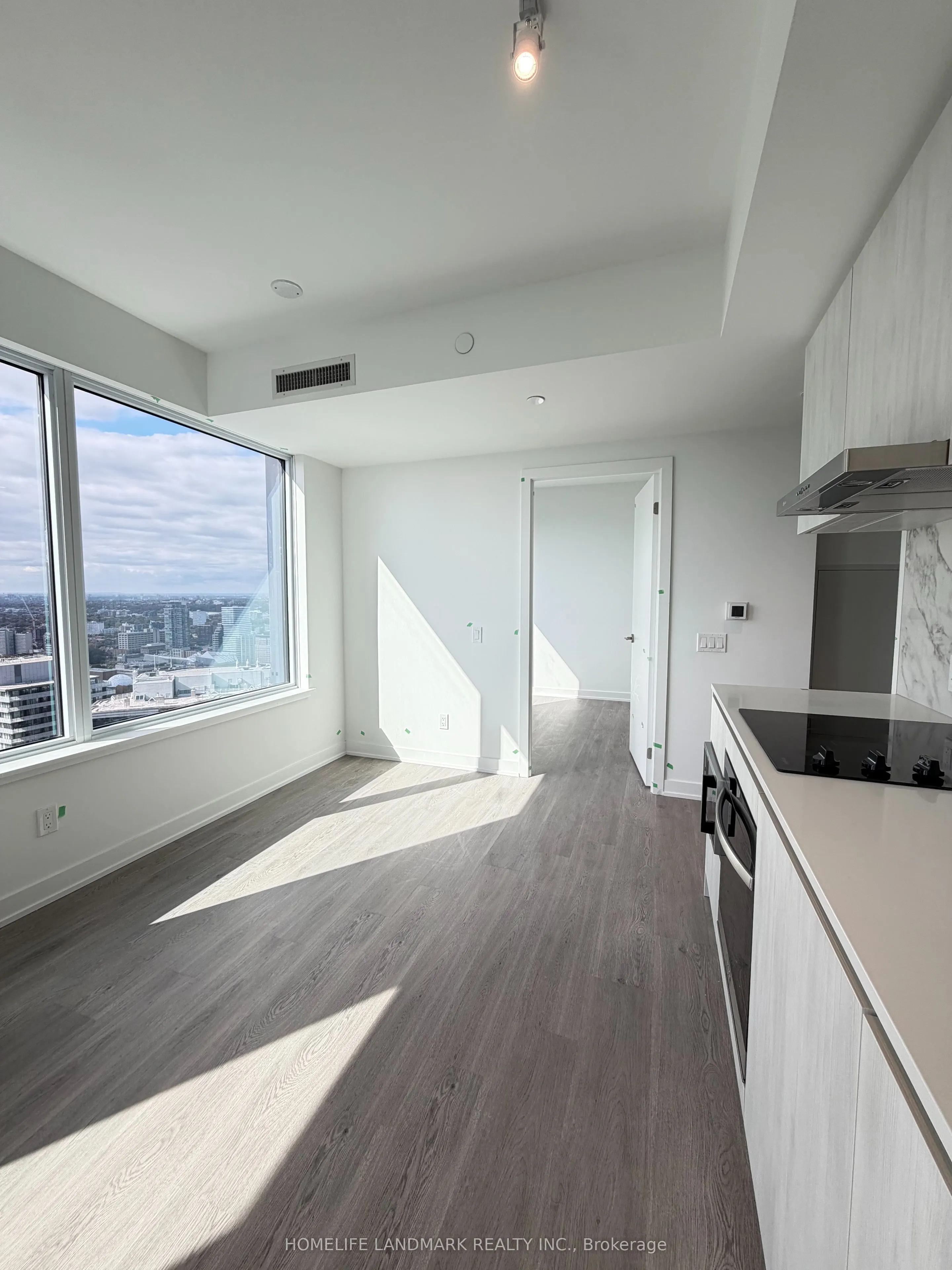 8 Wellesley Street W, #4915