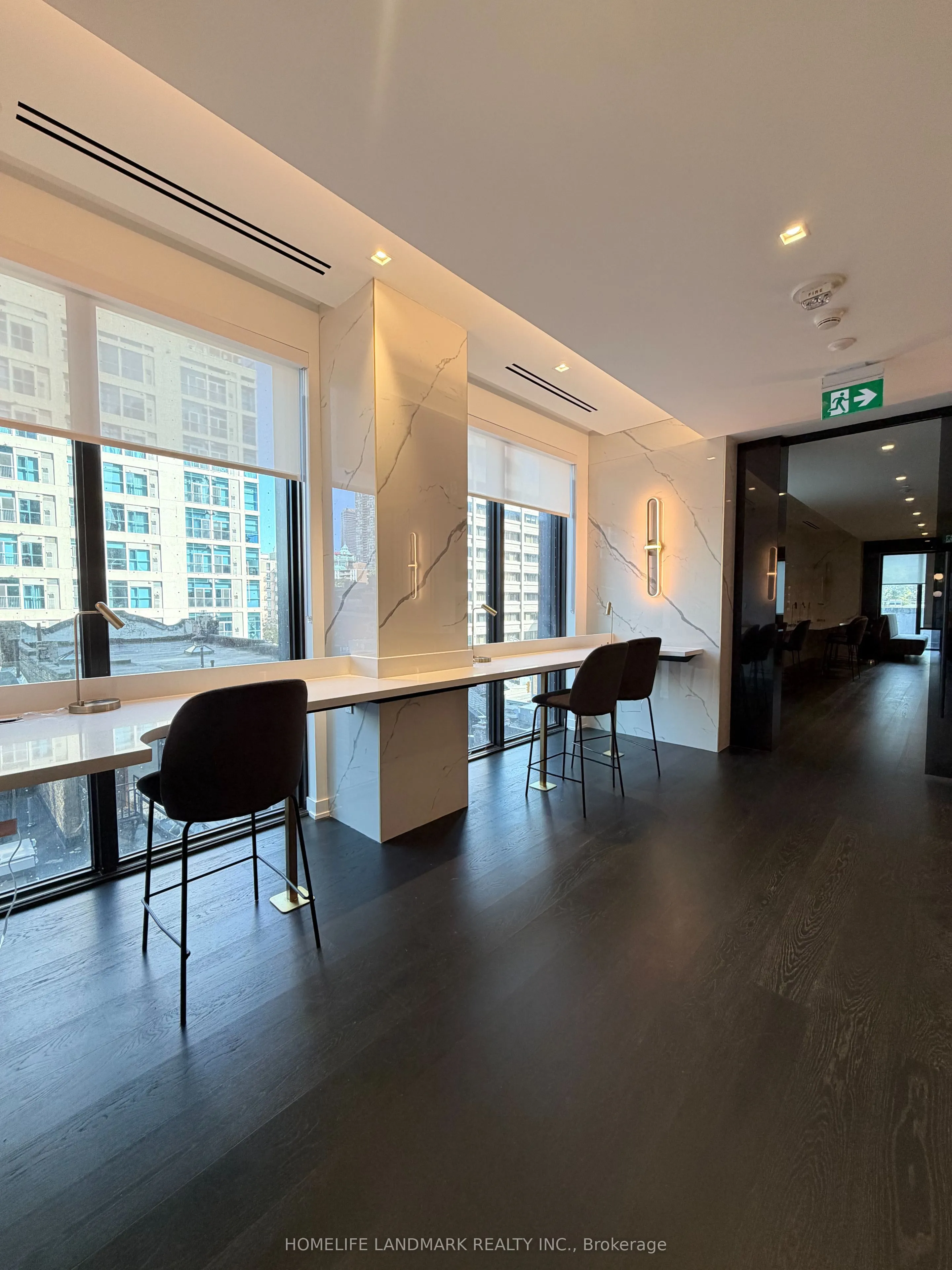 8 Wellesley Street W, #4915