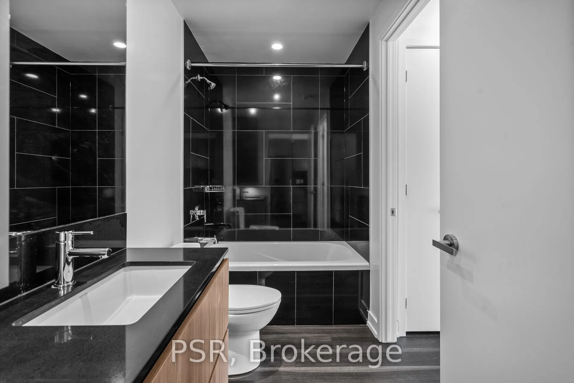 25 Ordnance Street, #1805