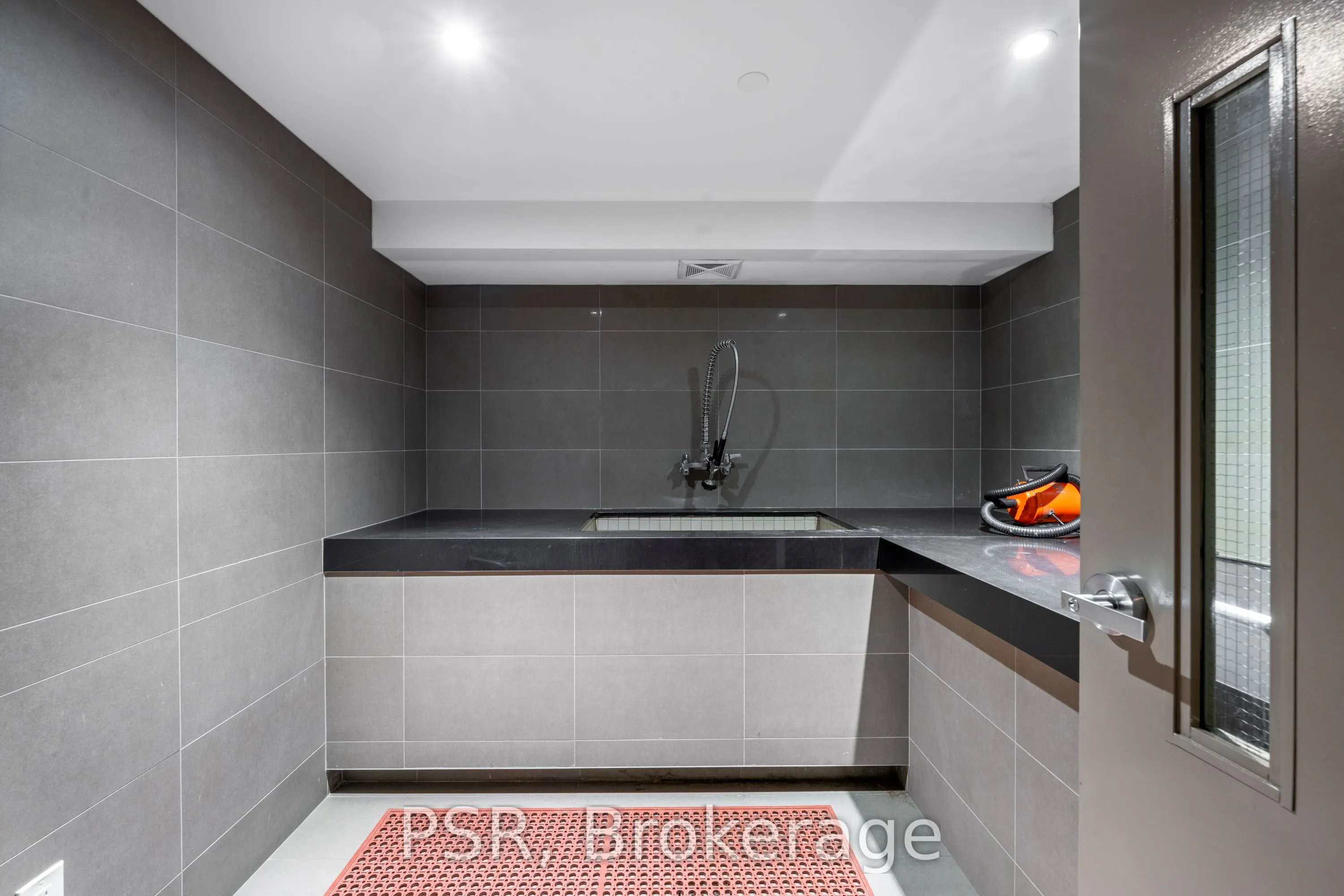 25 Ordnance Street, #1805