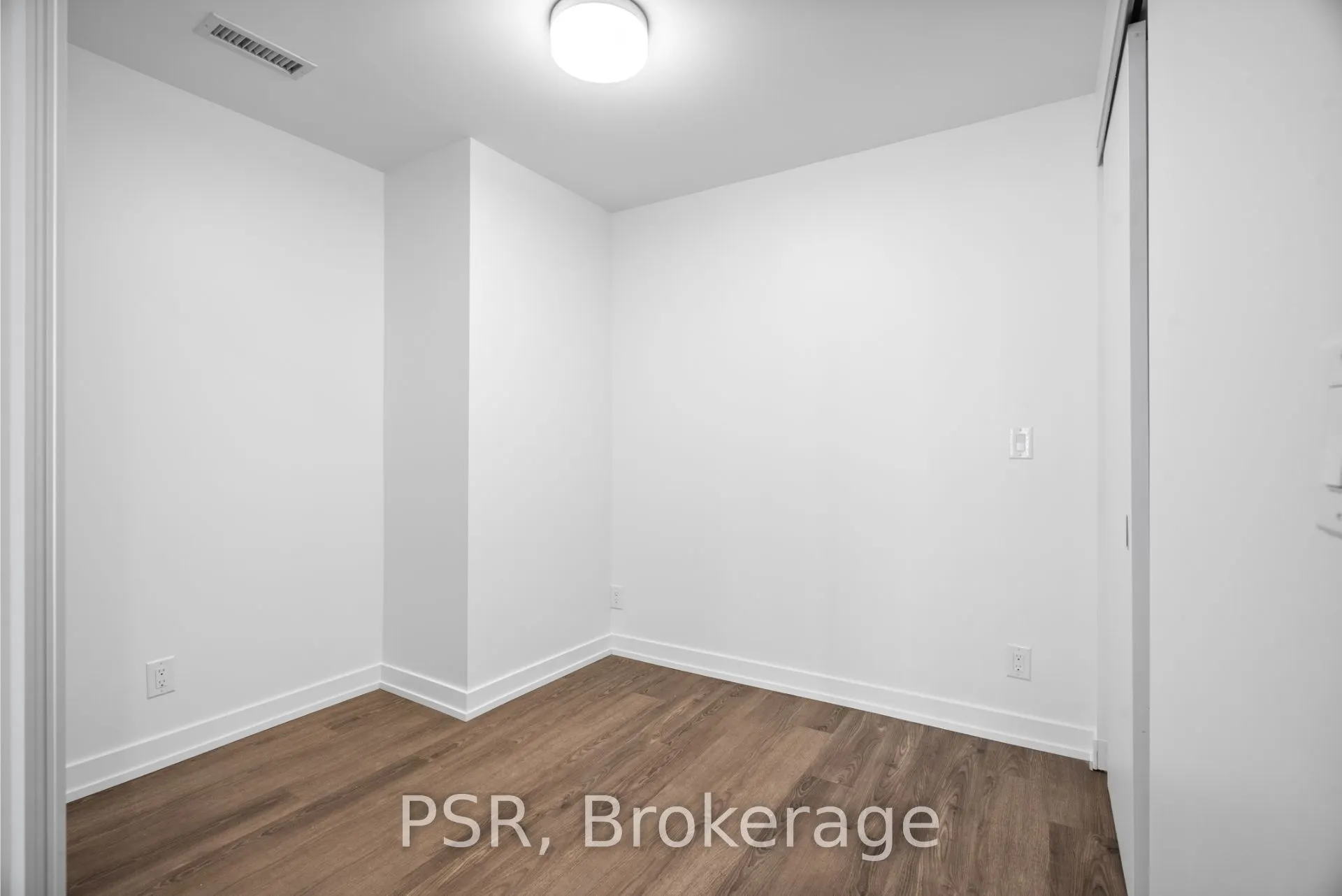 11 Ordnance Street, #1311