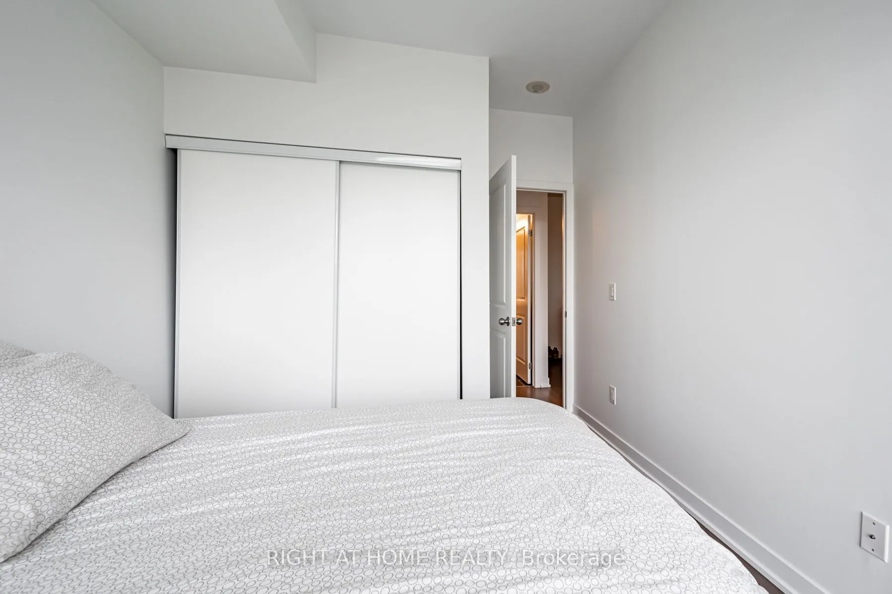 105 George Street, #1415