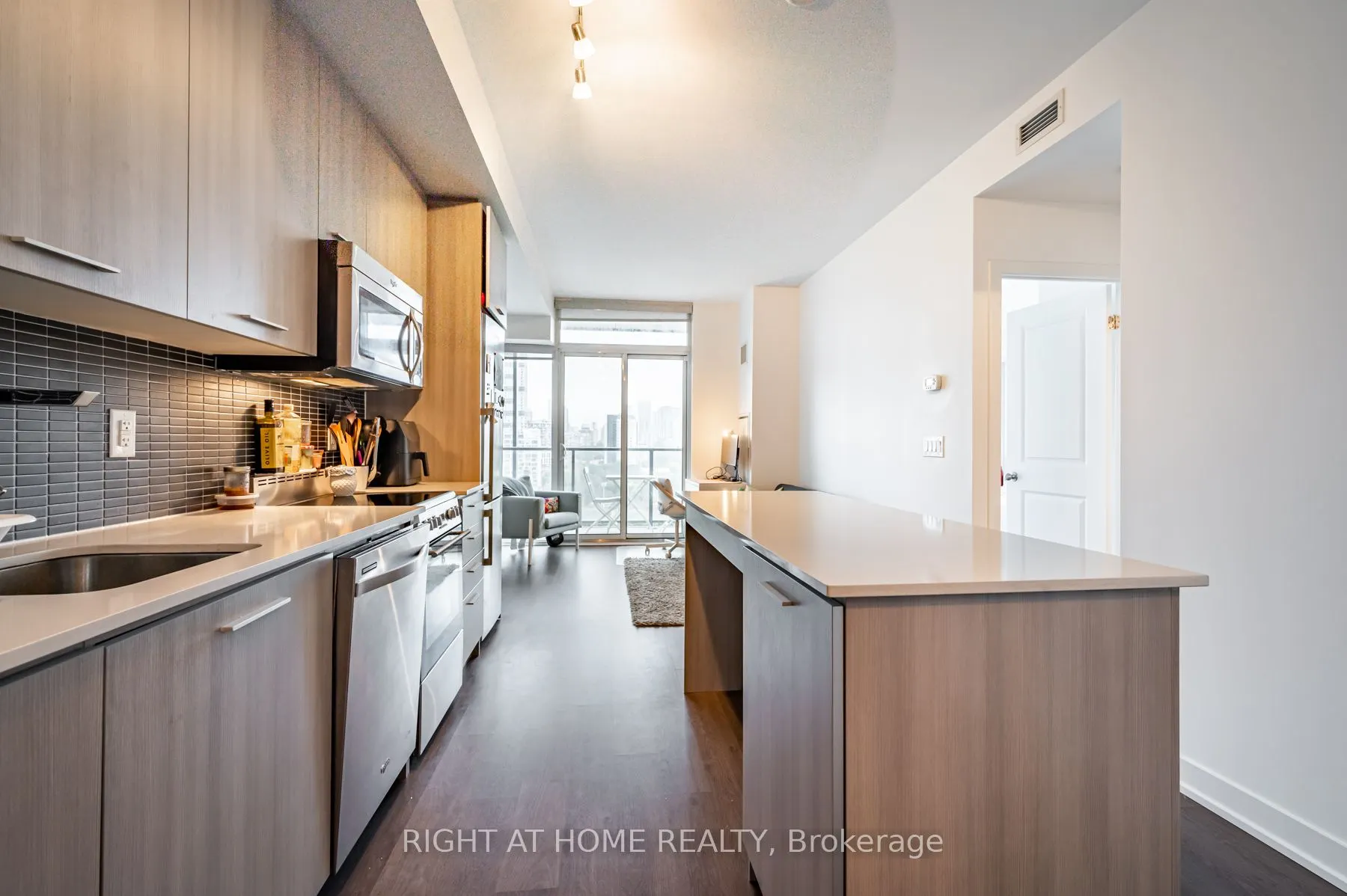105 George Street, #1415