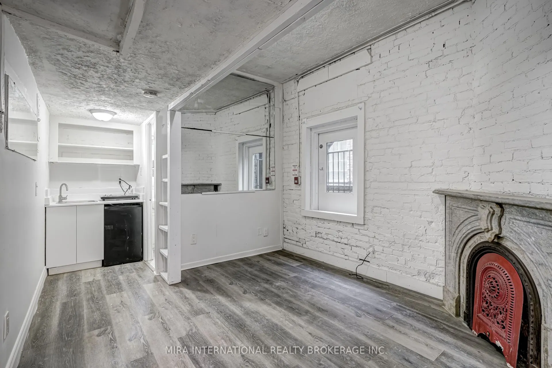 177 Carlton Street, #3