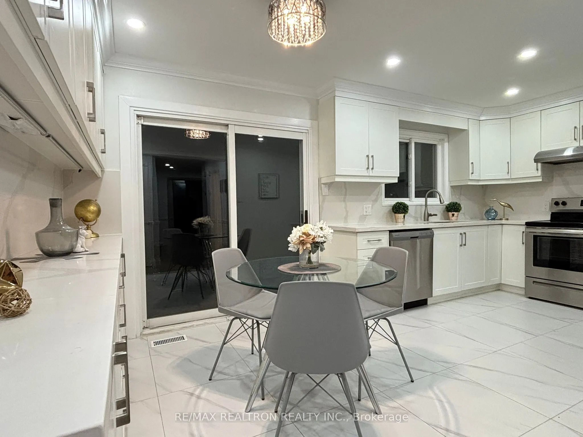 5 Centurion Court
