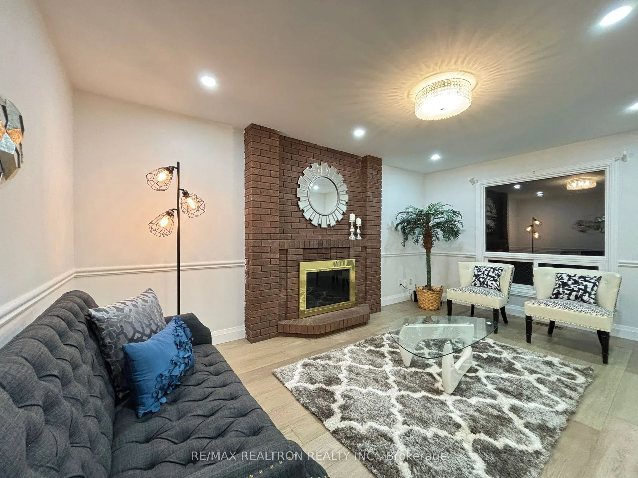5 Centurion Court