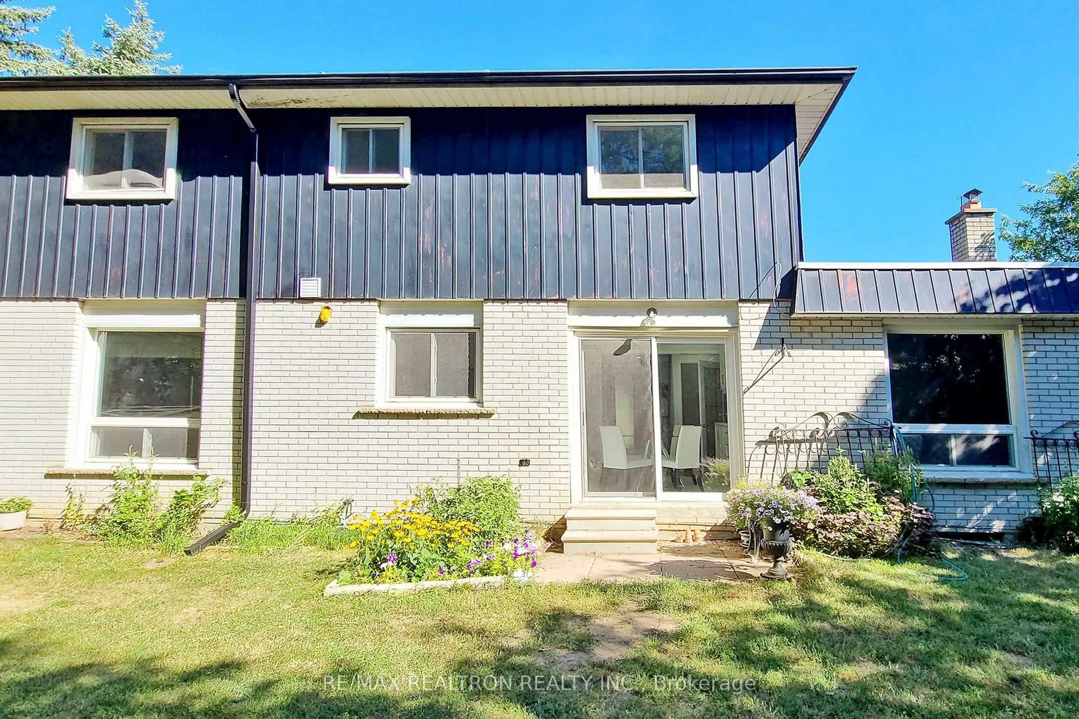 5 Centurion Court