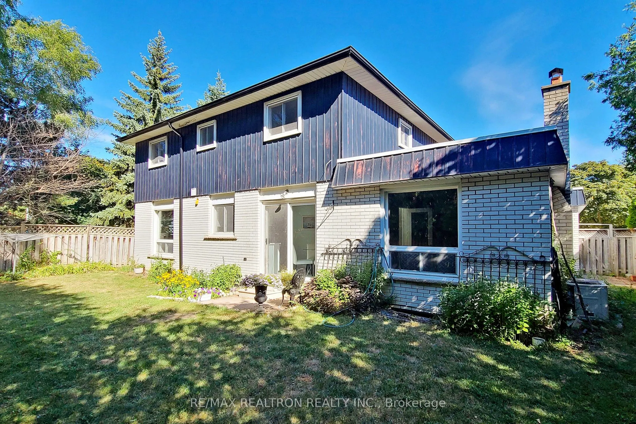 5 Centurion Court