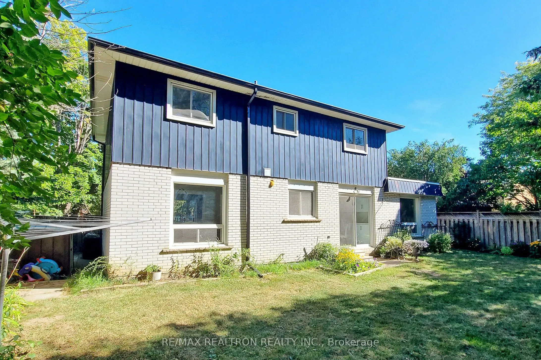 5 Centurion Court
