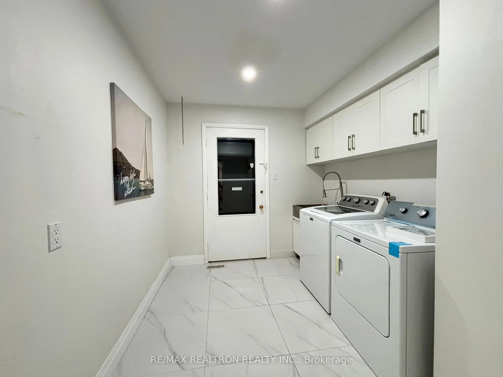 5 Centurion Court