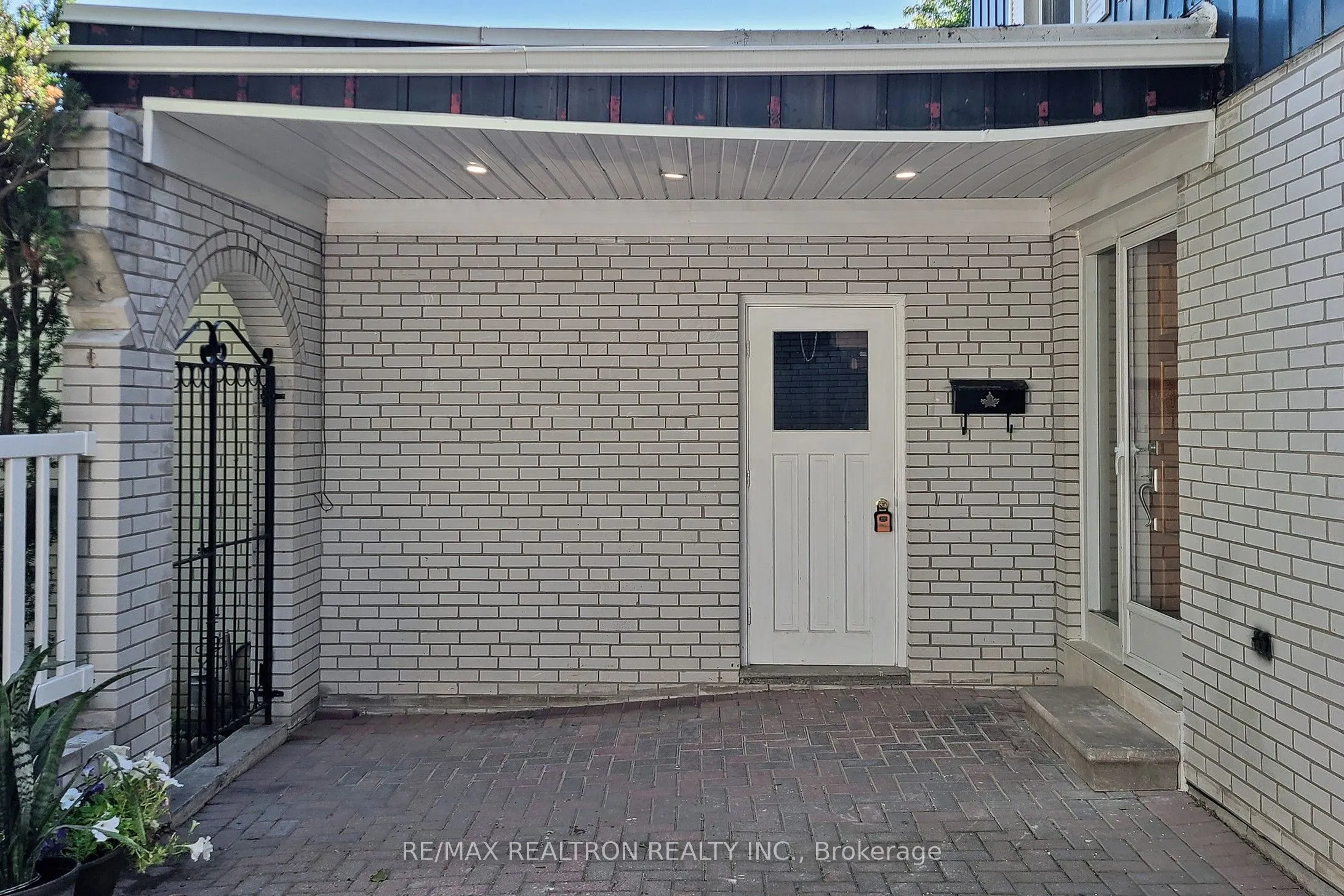 5 Centurion Court