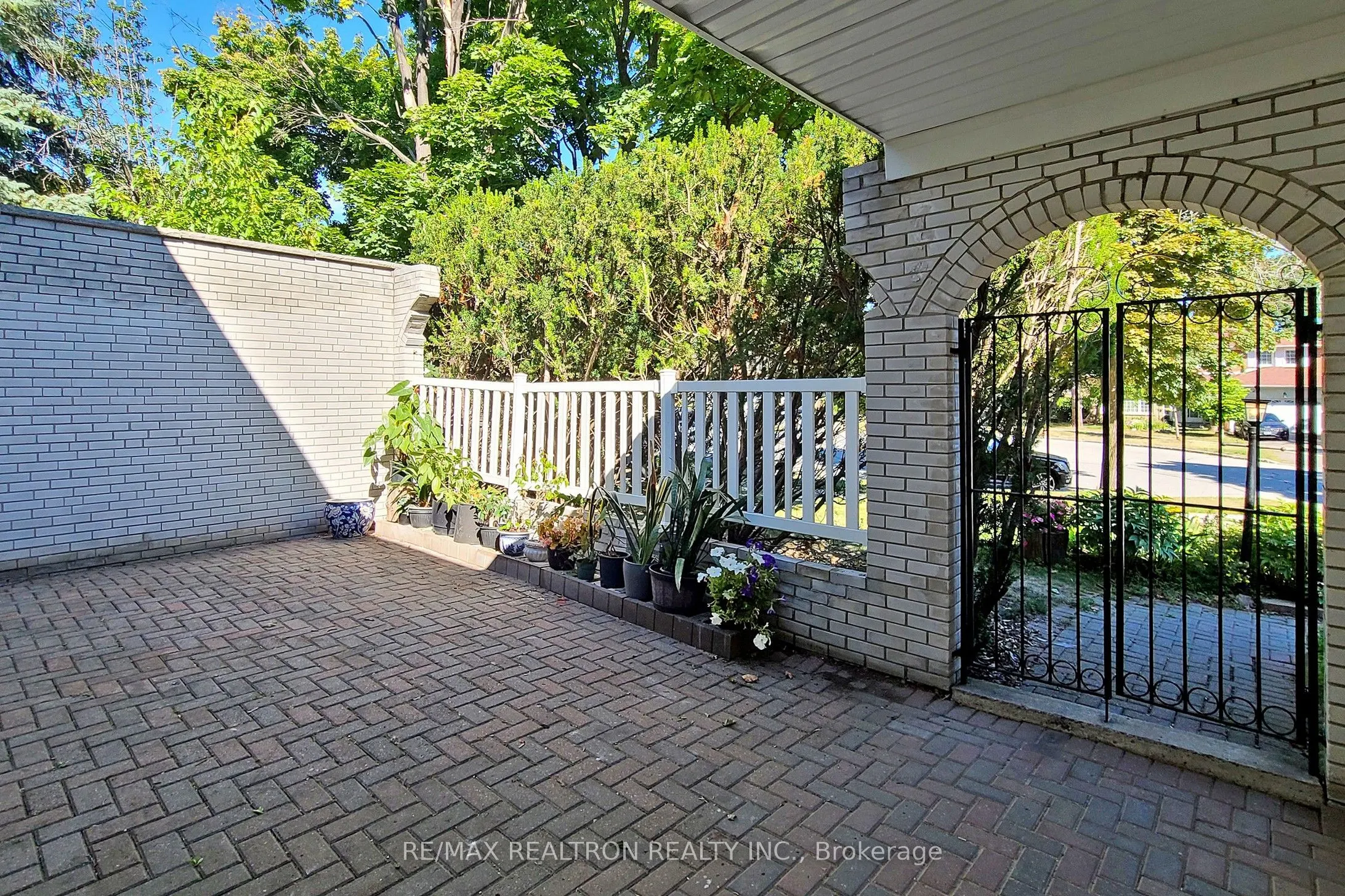5 Centurion Court