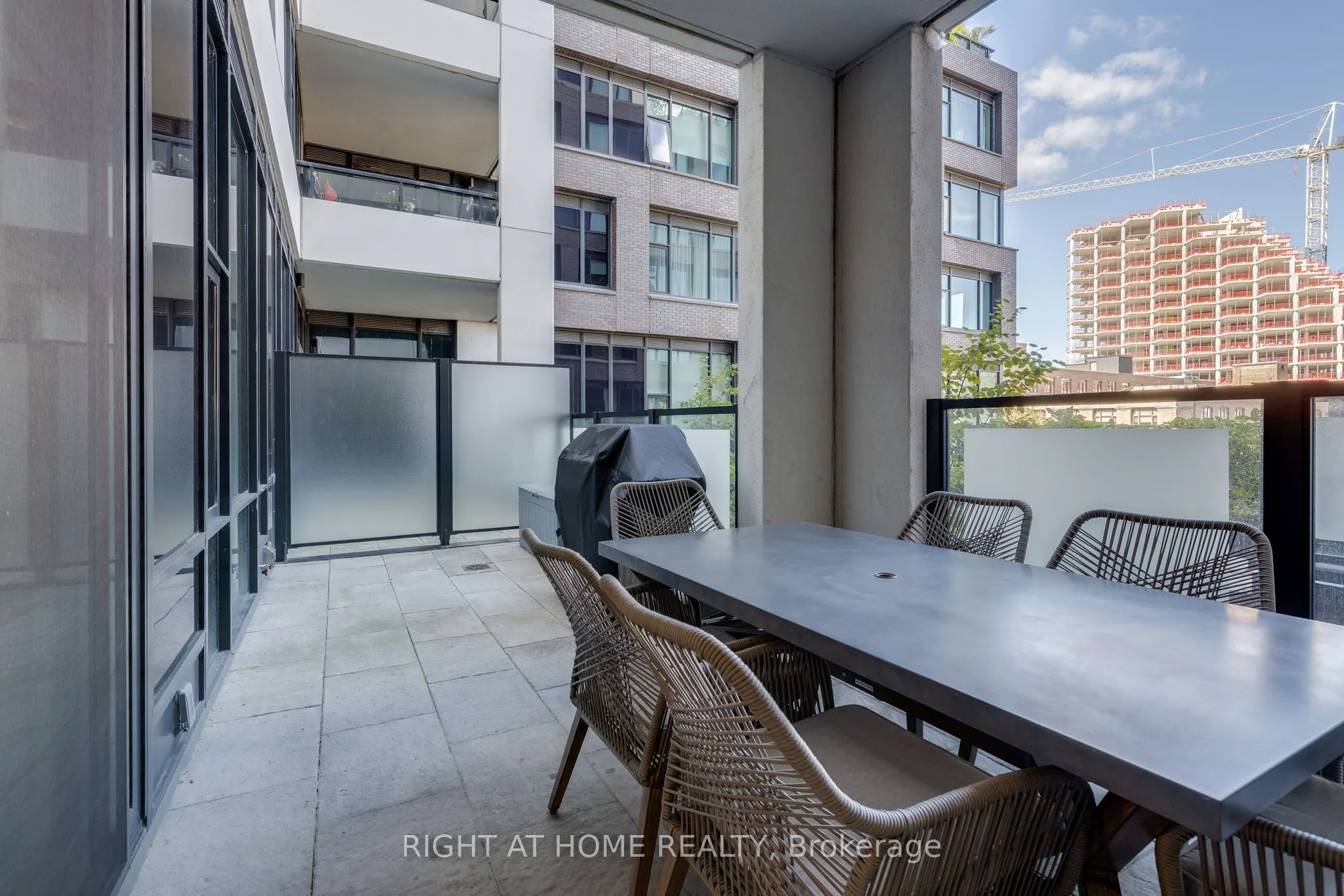 455 Wellington Street W, #301