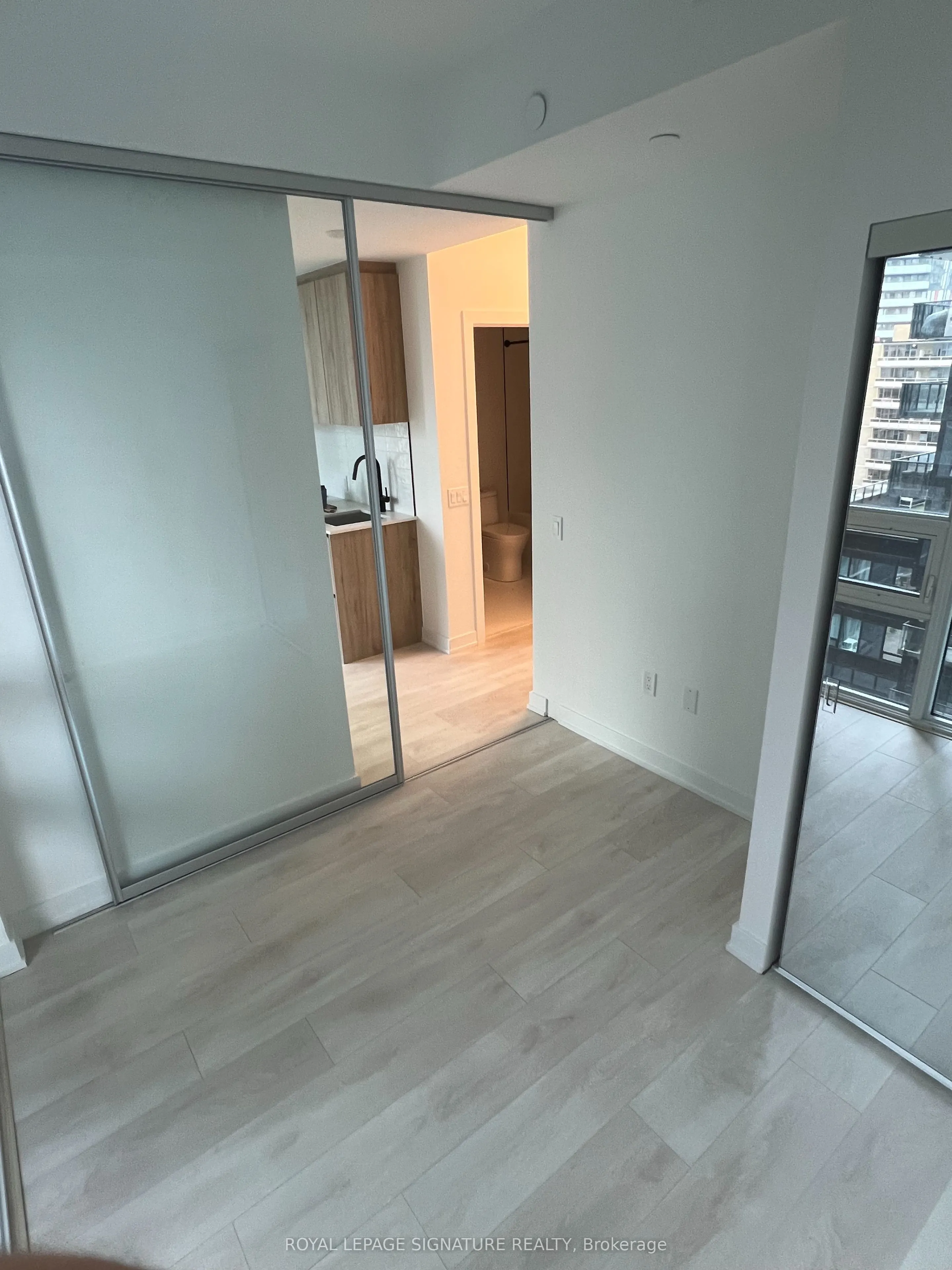 117 Broadway Avenue, #1102