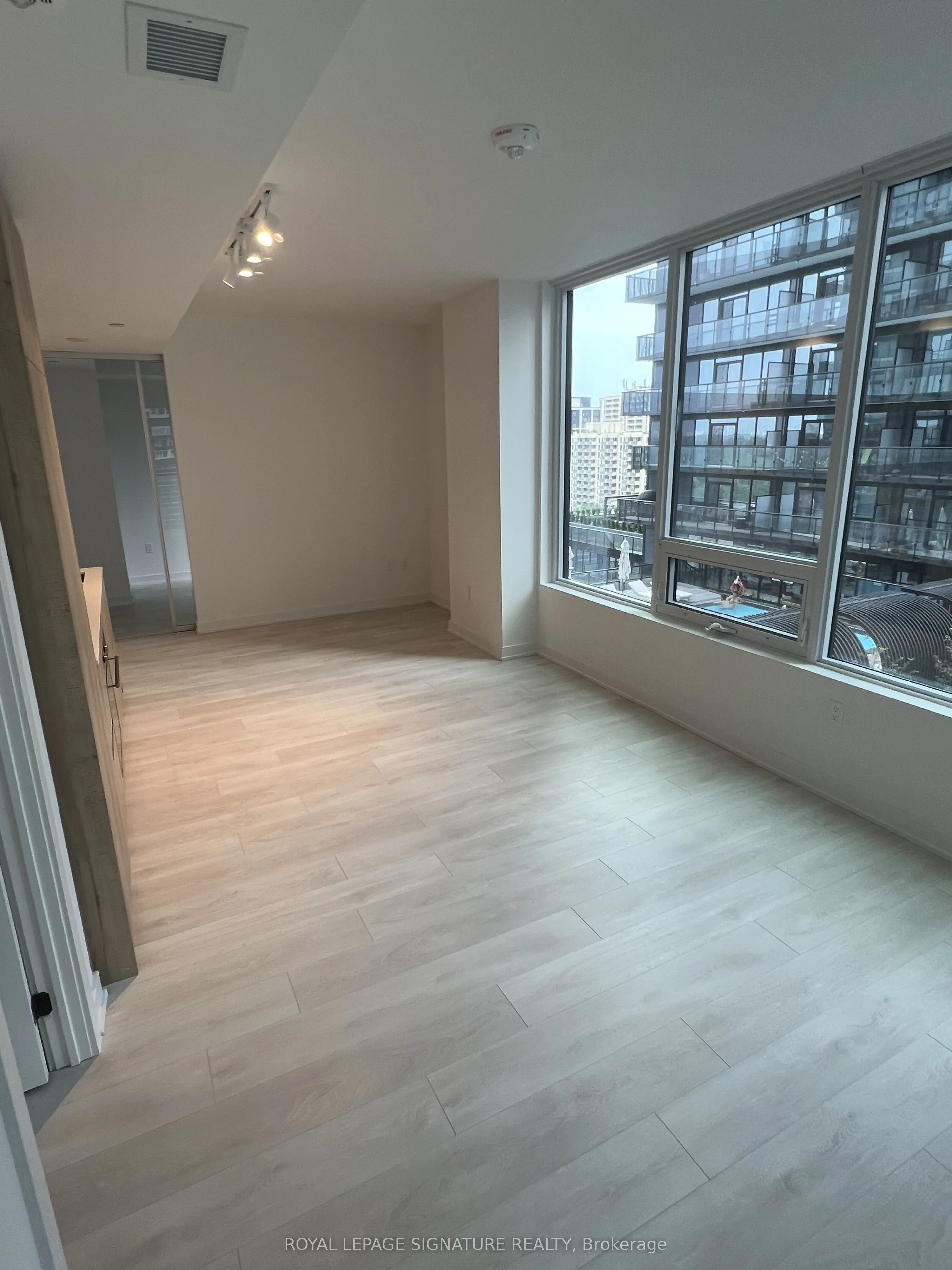 117 Broadway Avenue, #1102