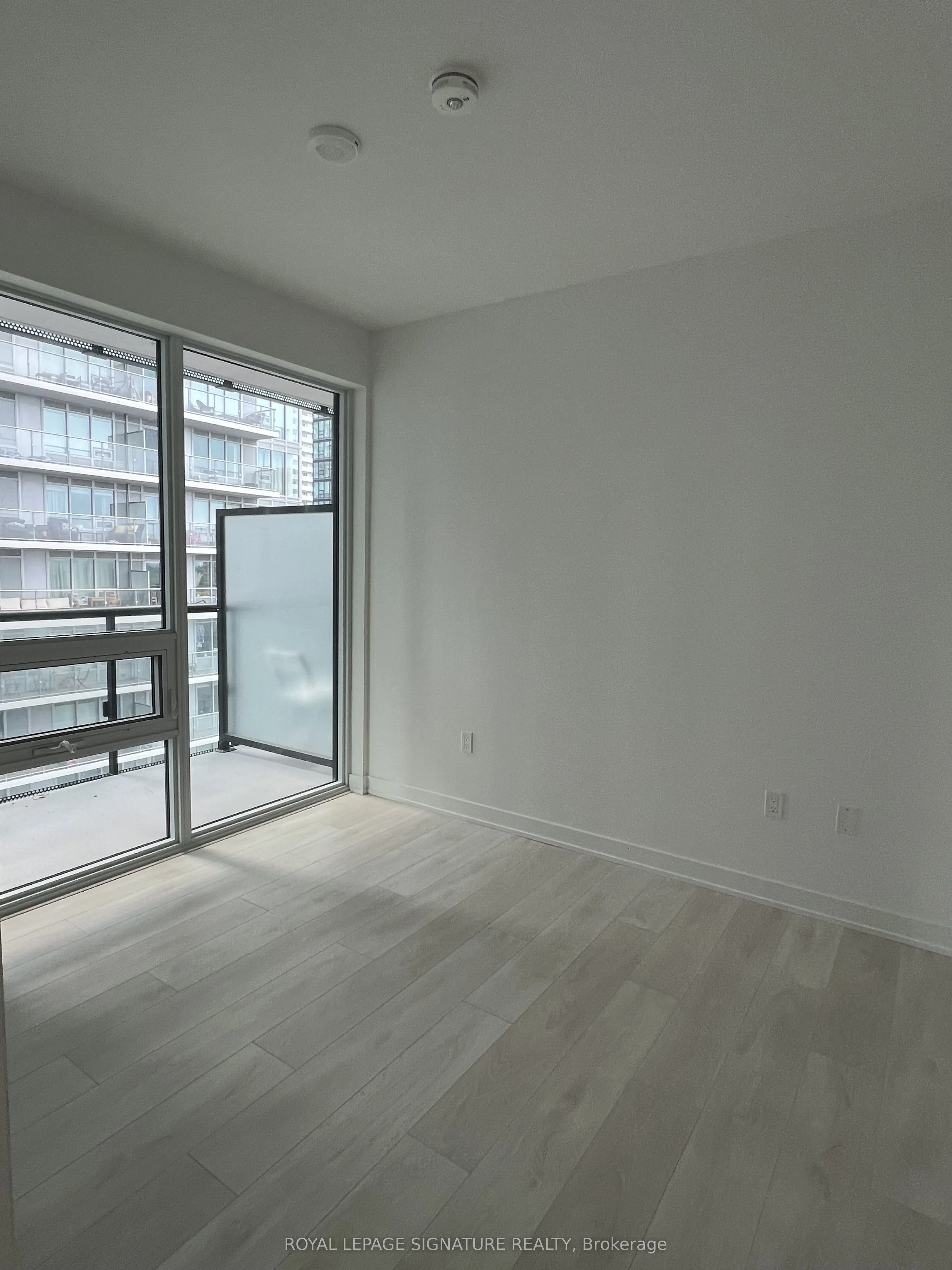 117 Broadway Avenue, #1102