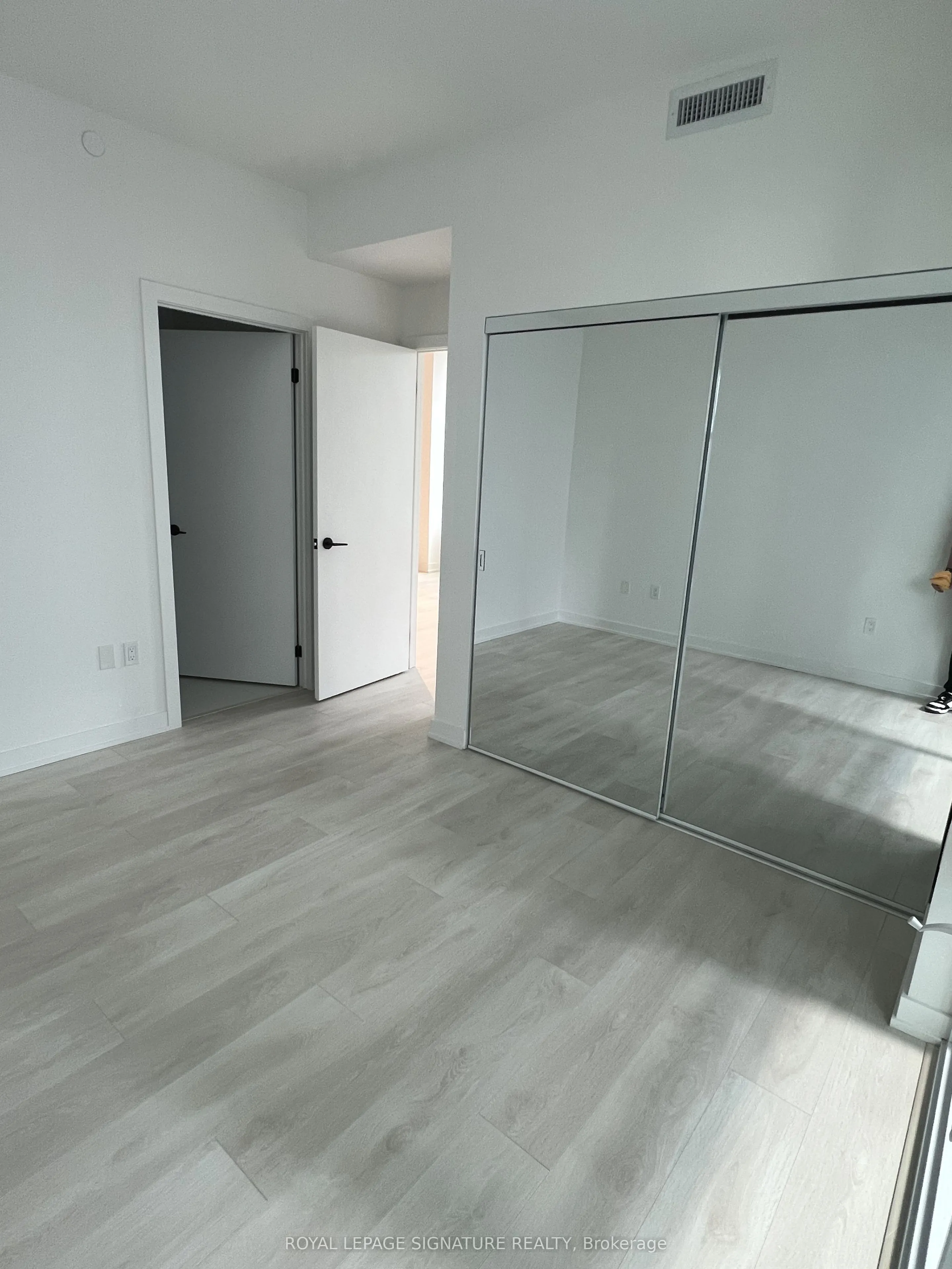117 Broadway Avenue, #1102