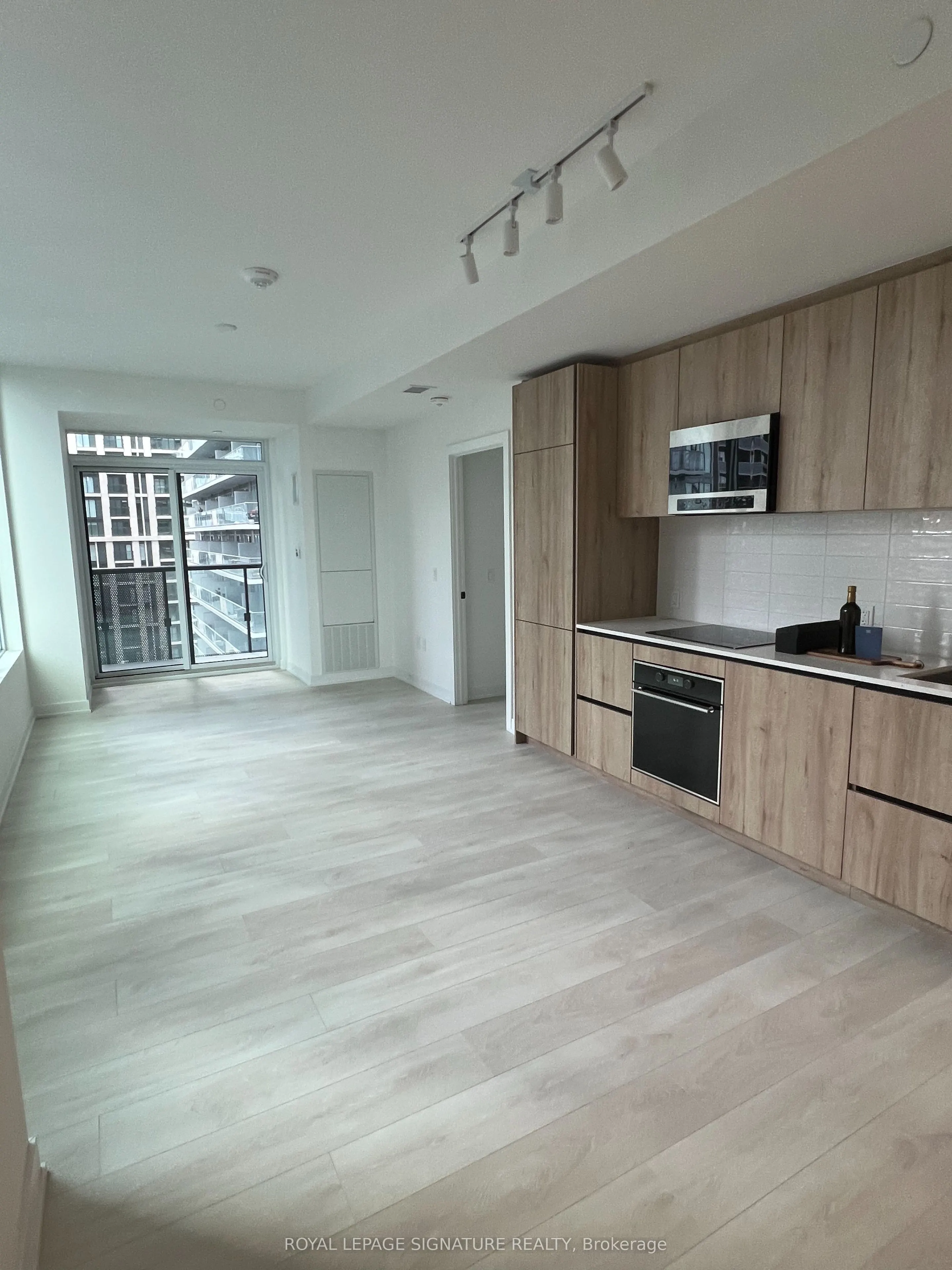 117 Broadway Avenue, #1102