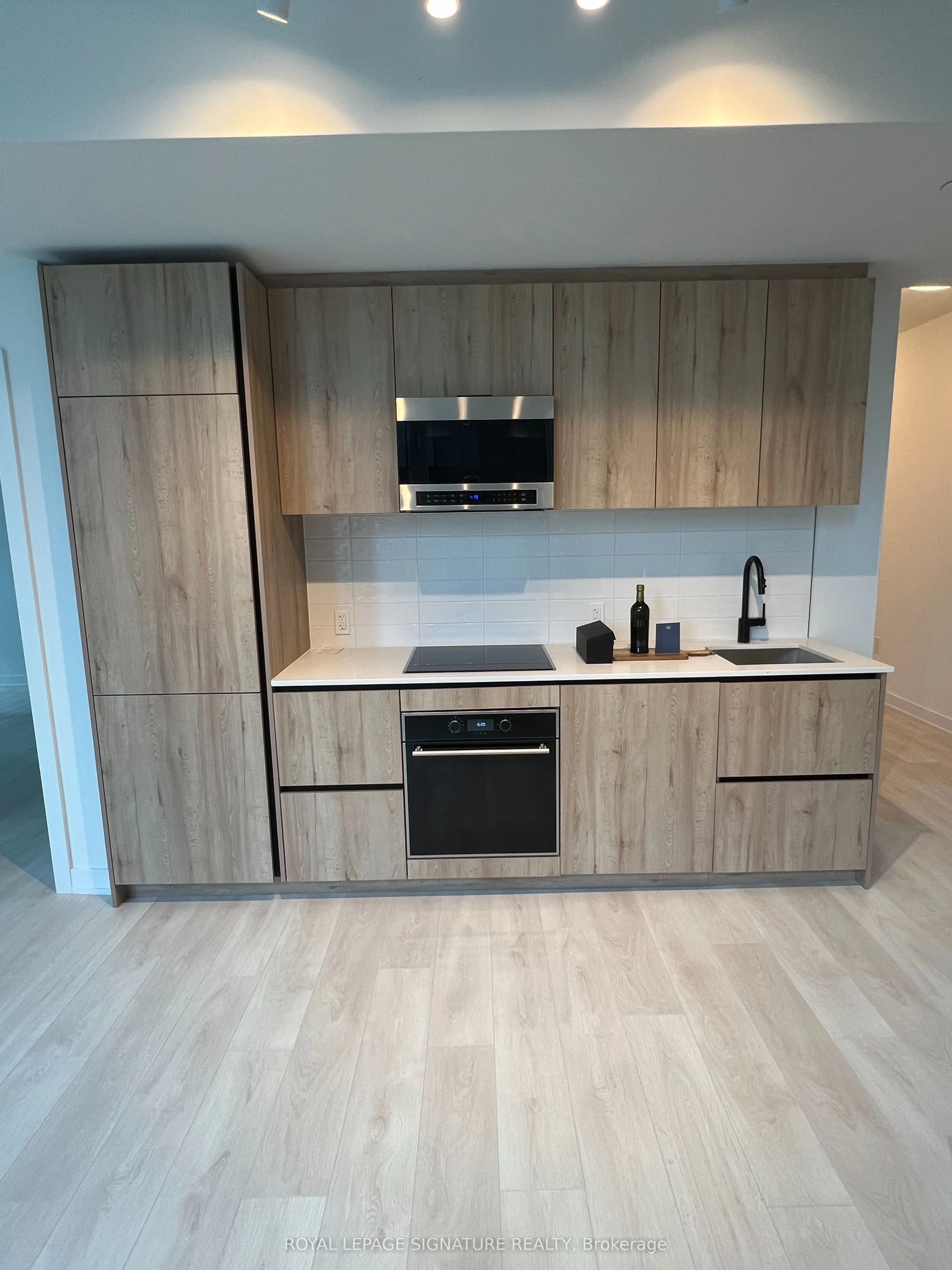 117 Broadway Avenue, #1102