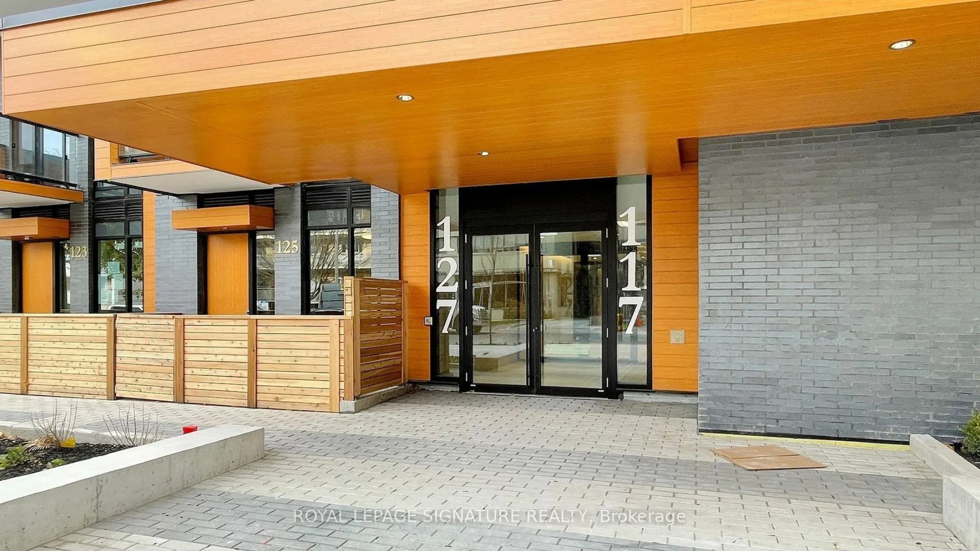 117 Broadway Avenue, #1102