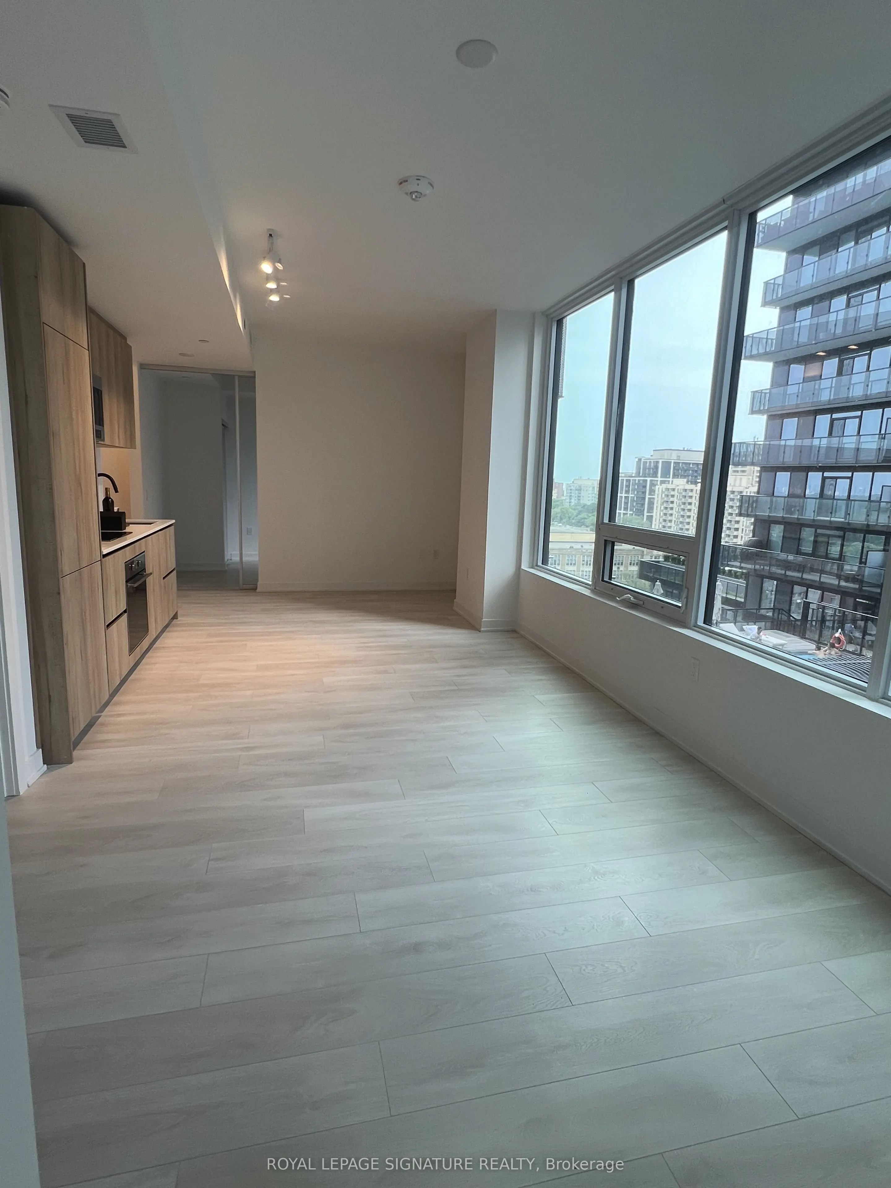 117 Broadway Avenue, #1102