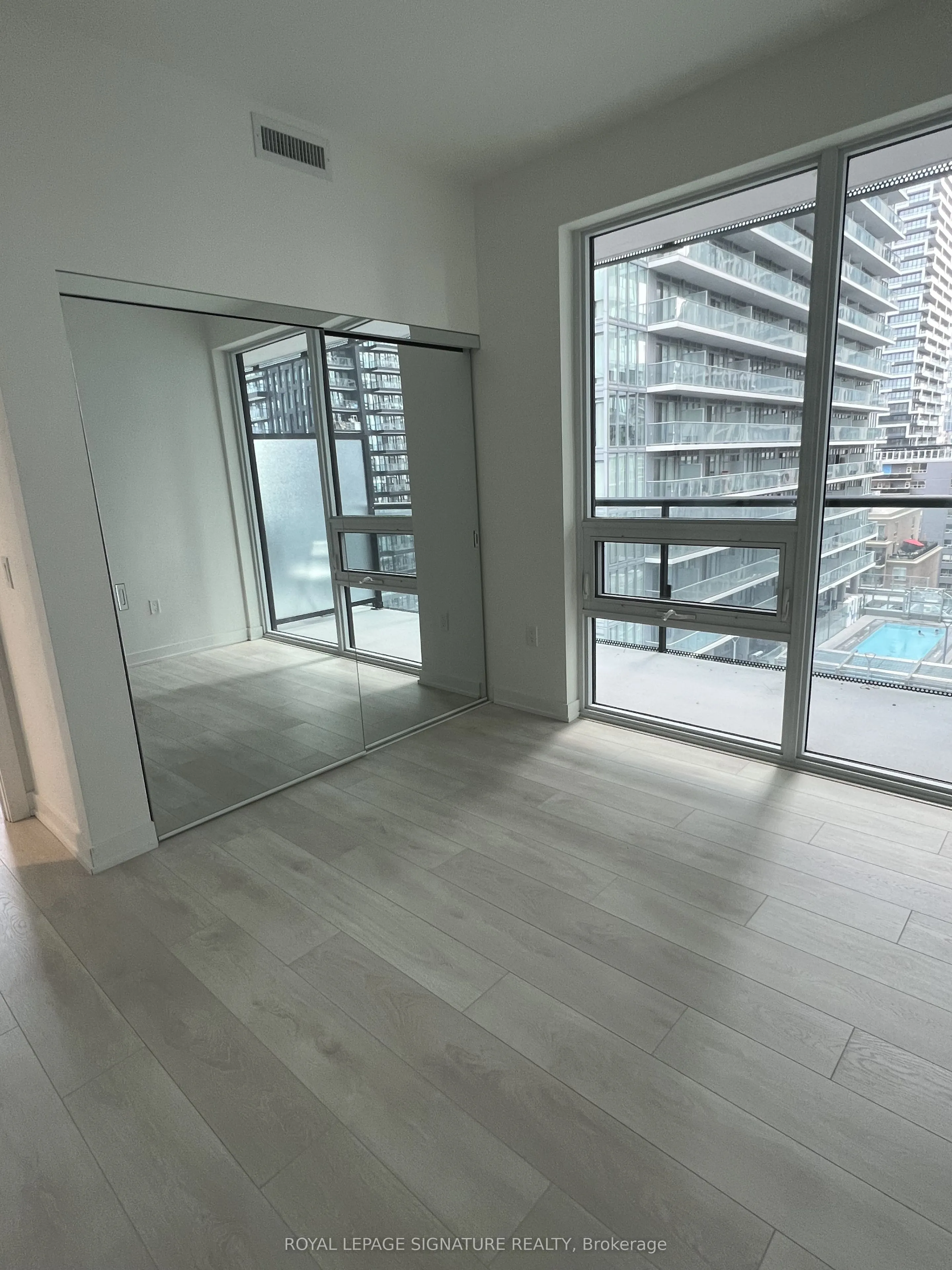 117 Broadway Avenue, #1102