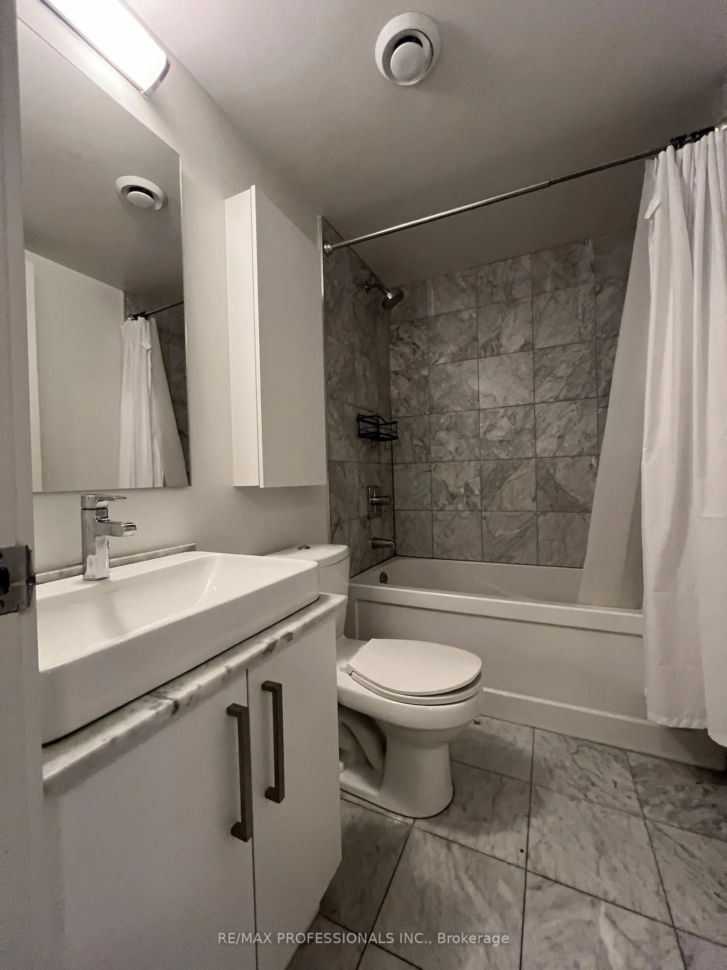 12 York Street, #3506