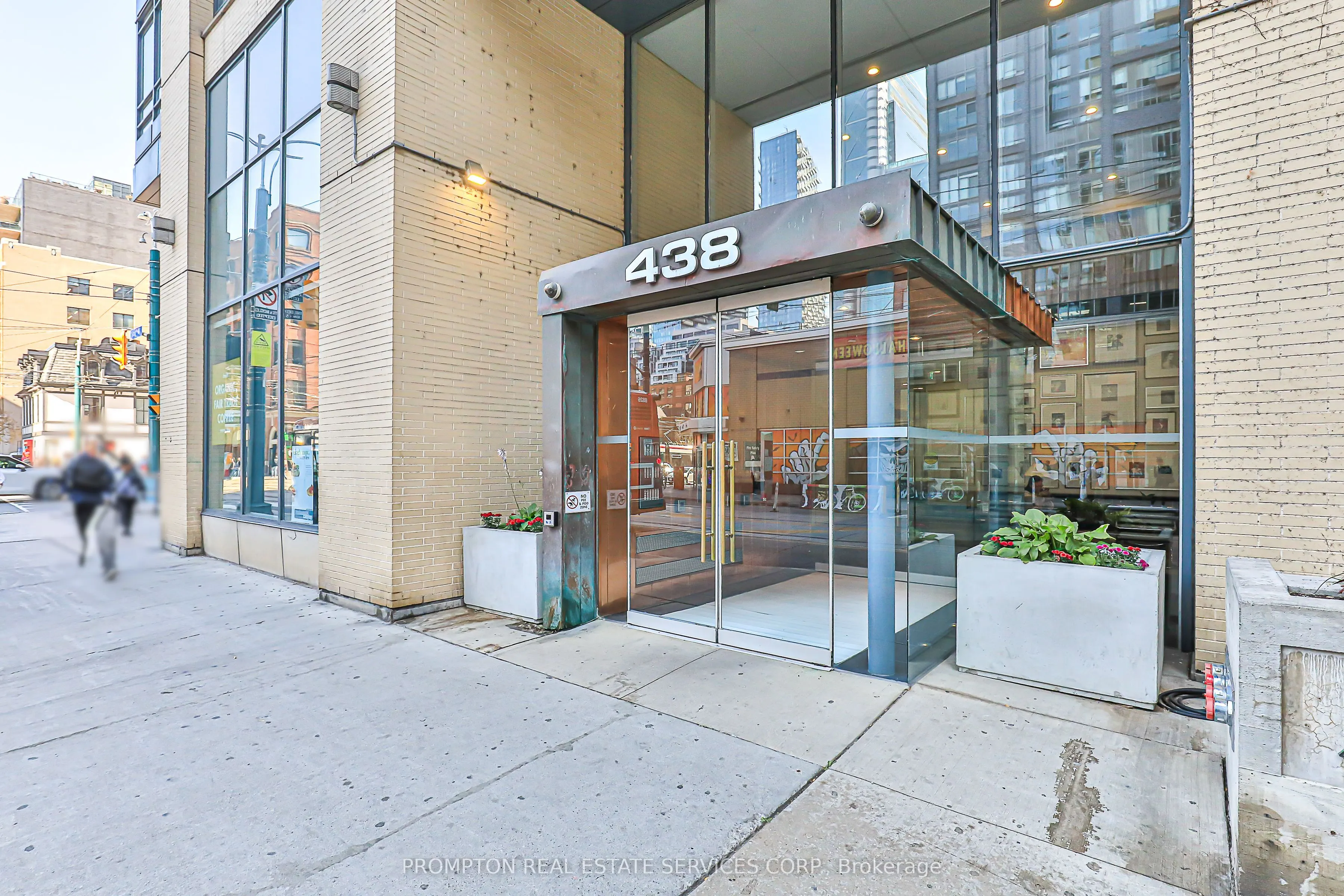 438 King Street W, #1216