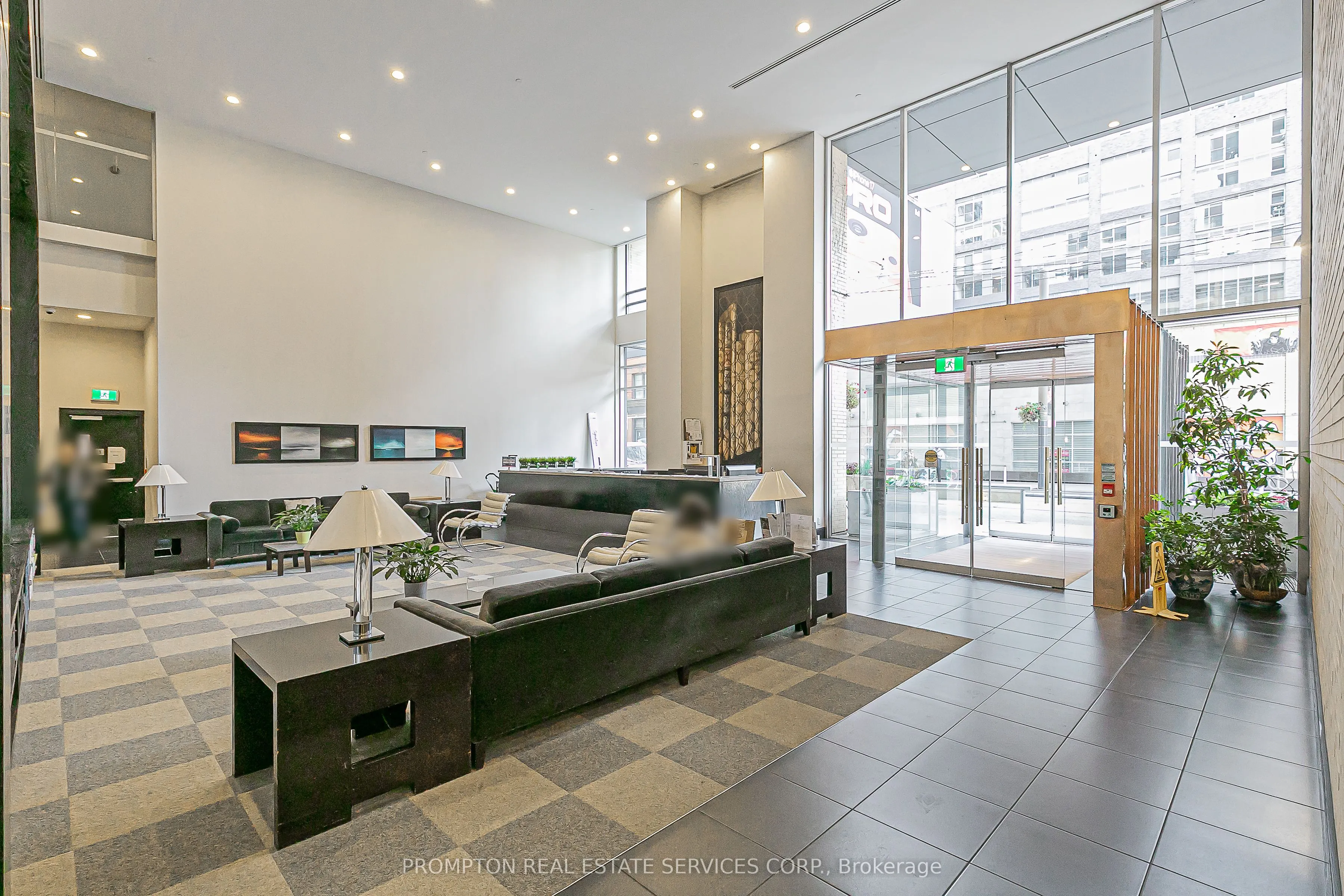 438 King Street W, #1216