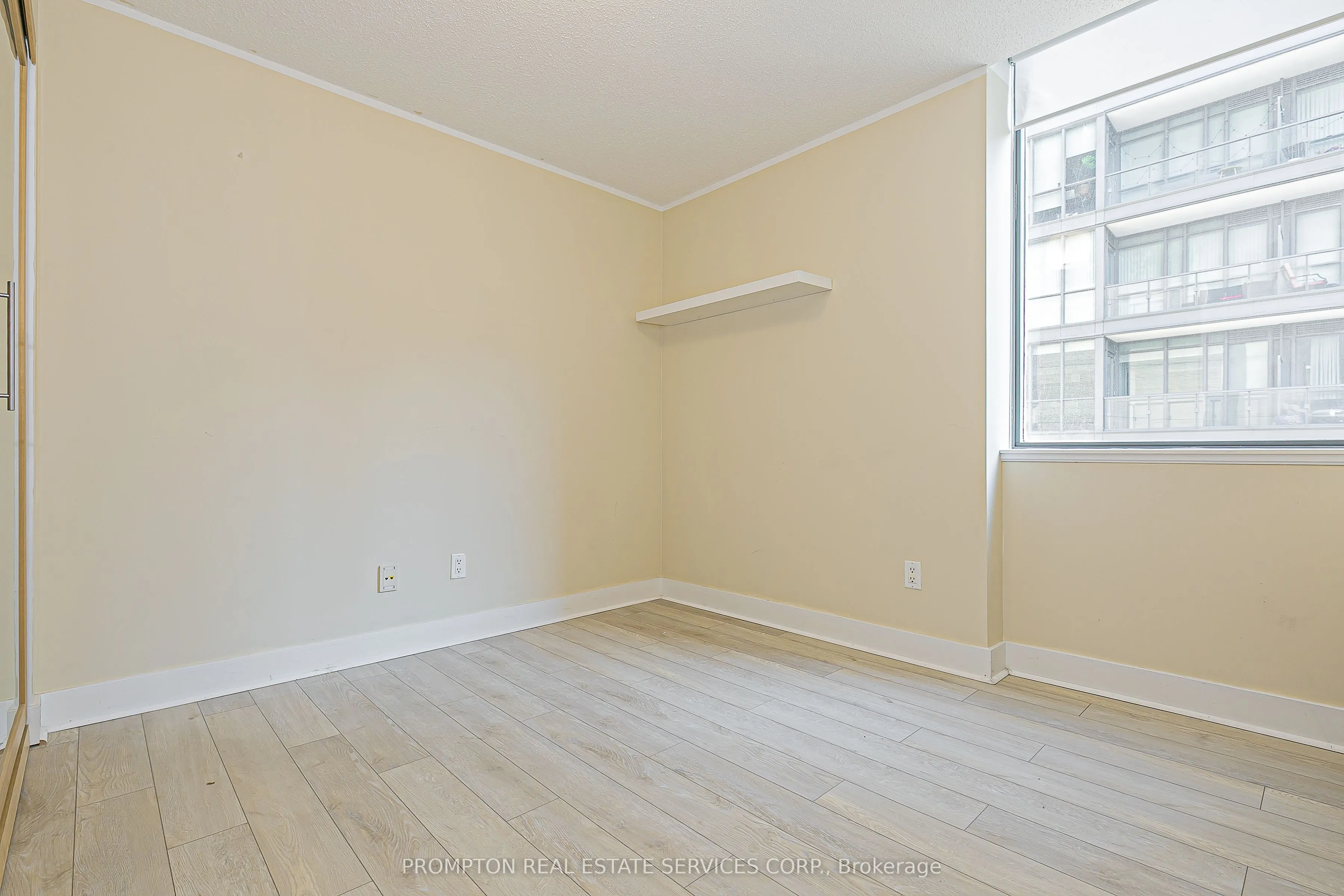 438 King Street W, #1216