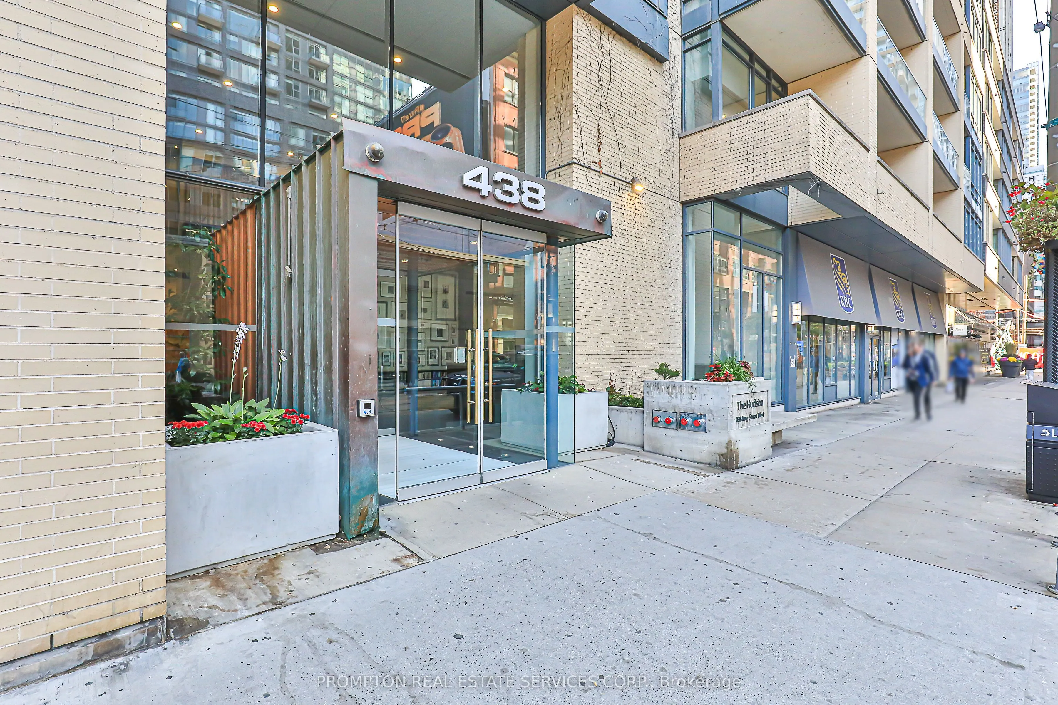438 King Street W, #1216