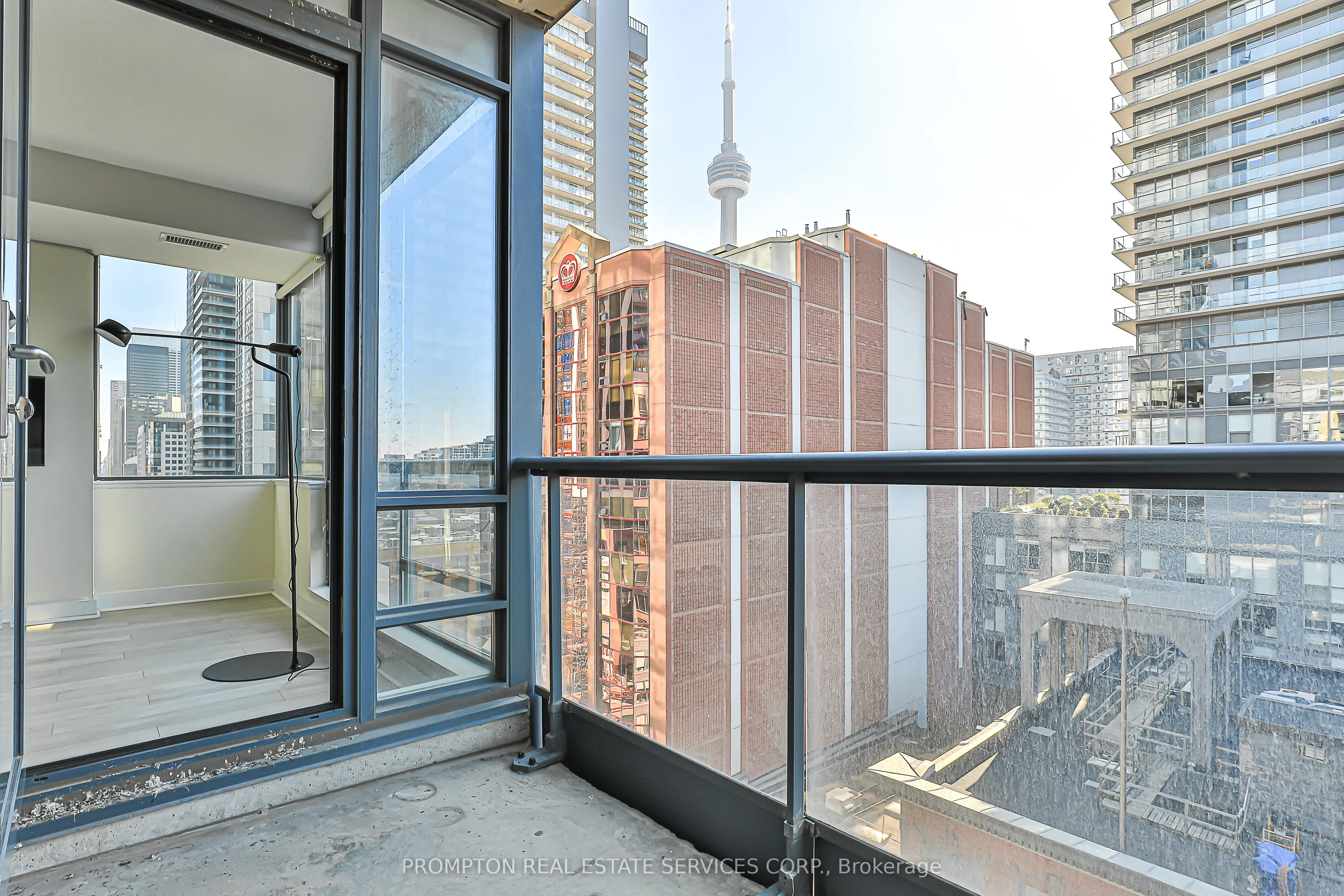 438 King Street W, #1216