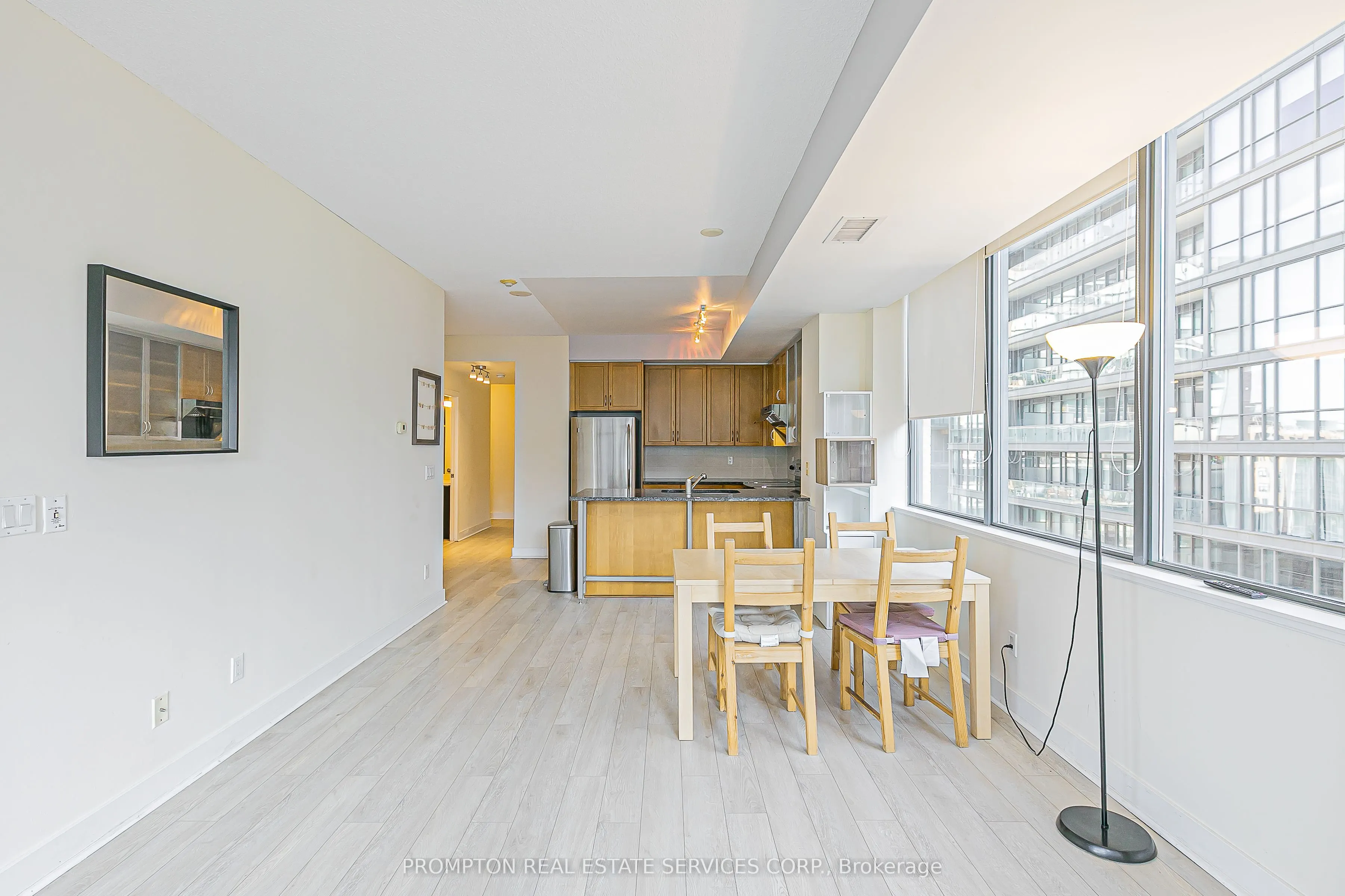 438 King Street W, #1216