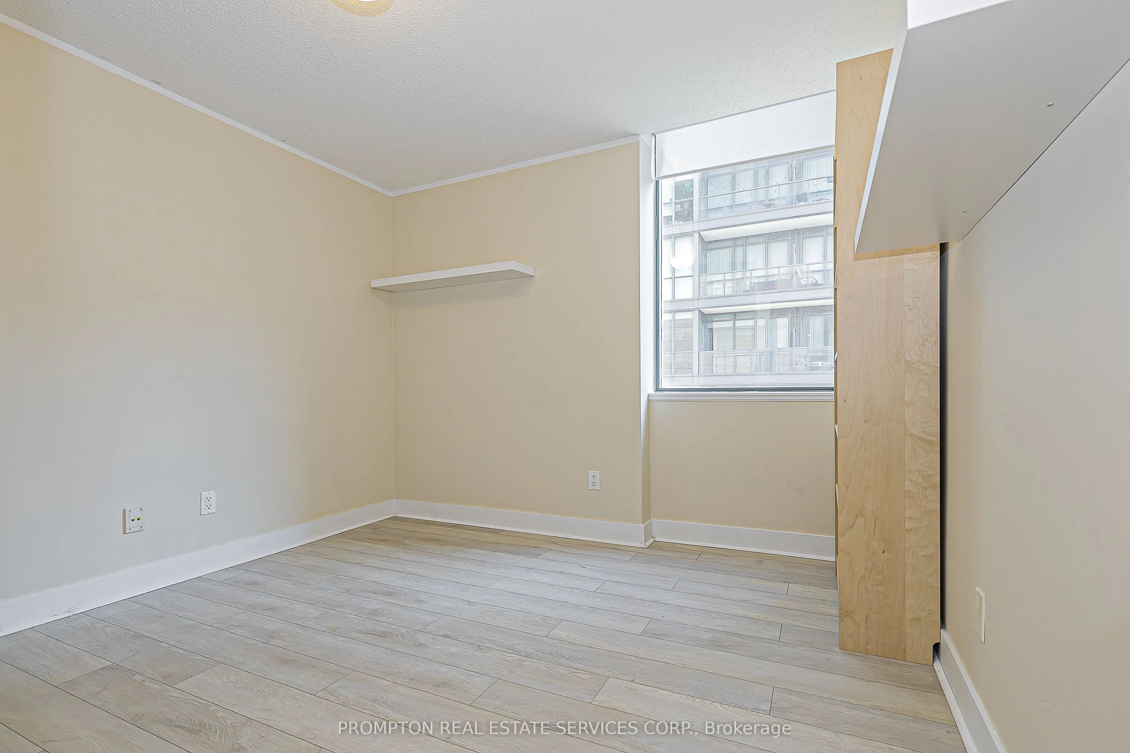 438 King Street W, #1216
