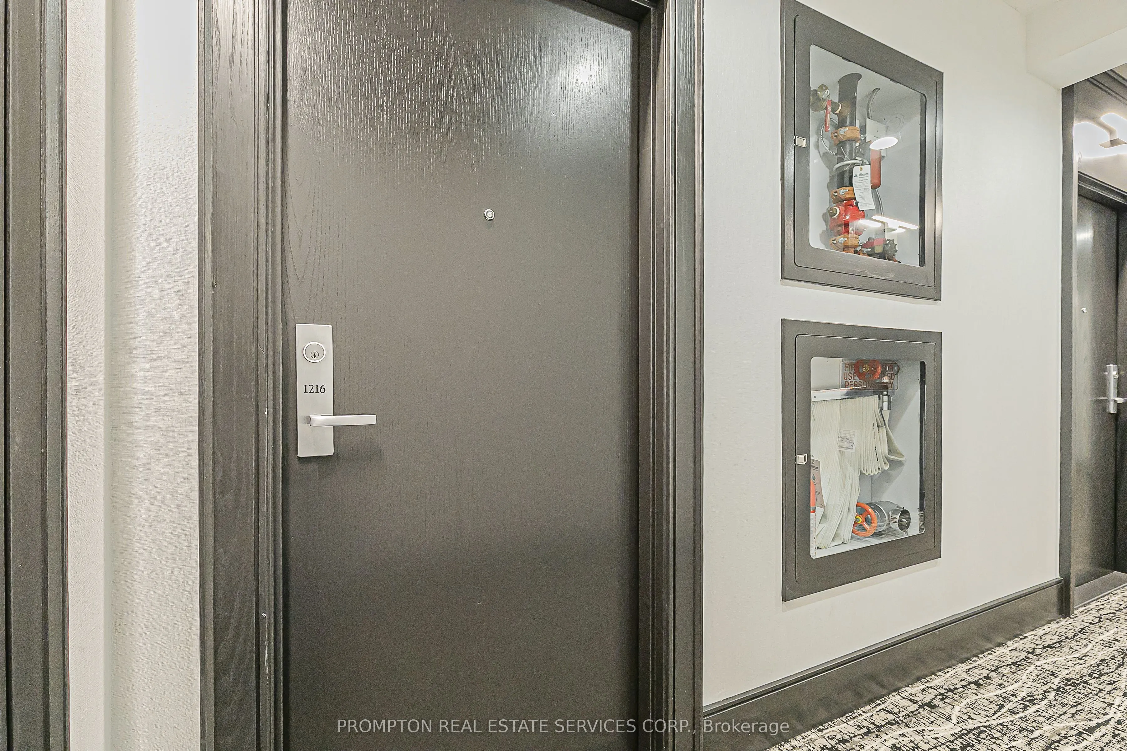 438 King Street W, #1216