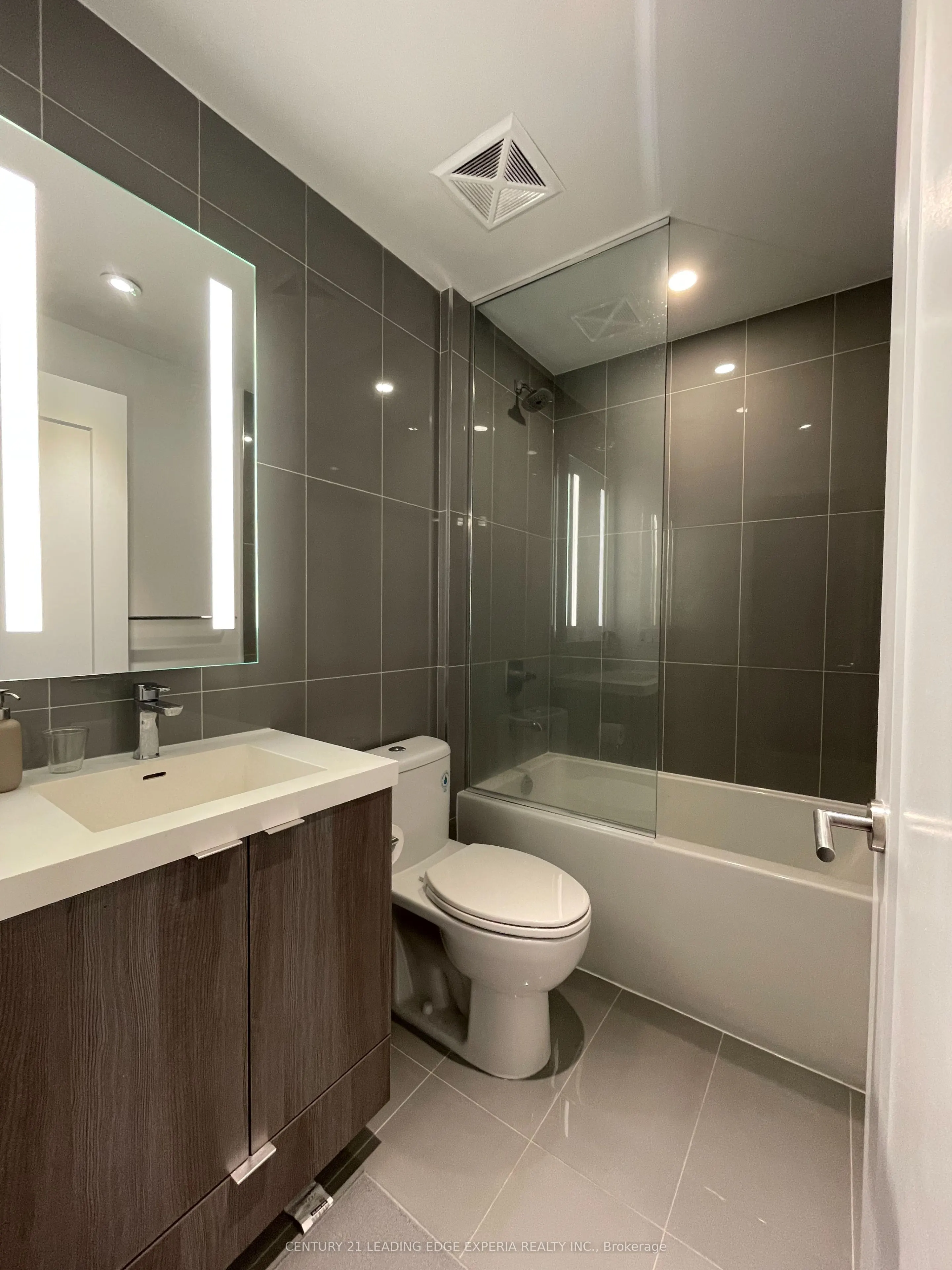 585 Bloor Street E, #20