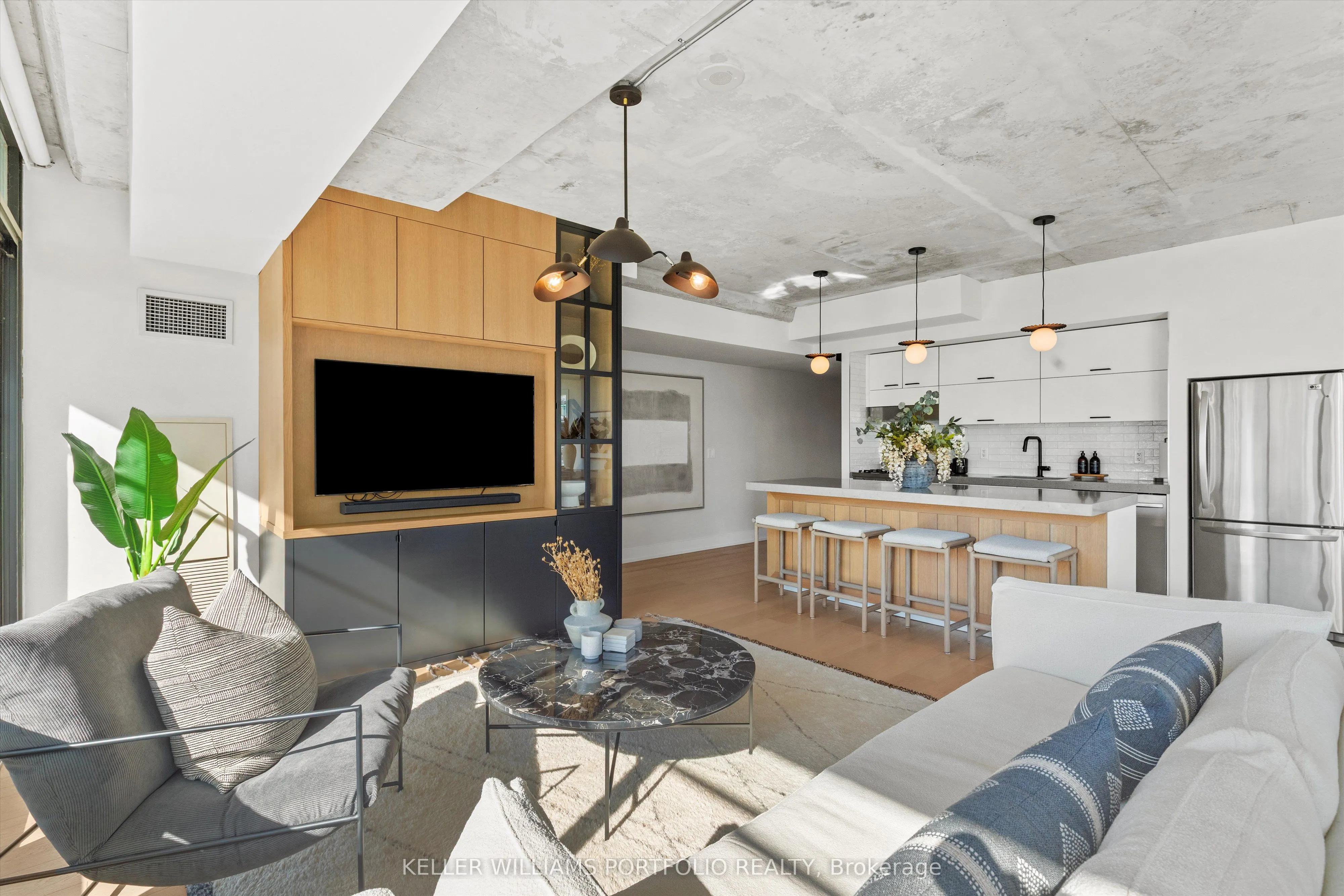 55 Stewart Street, #930