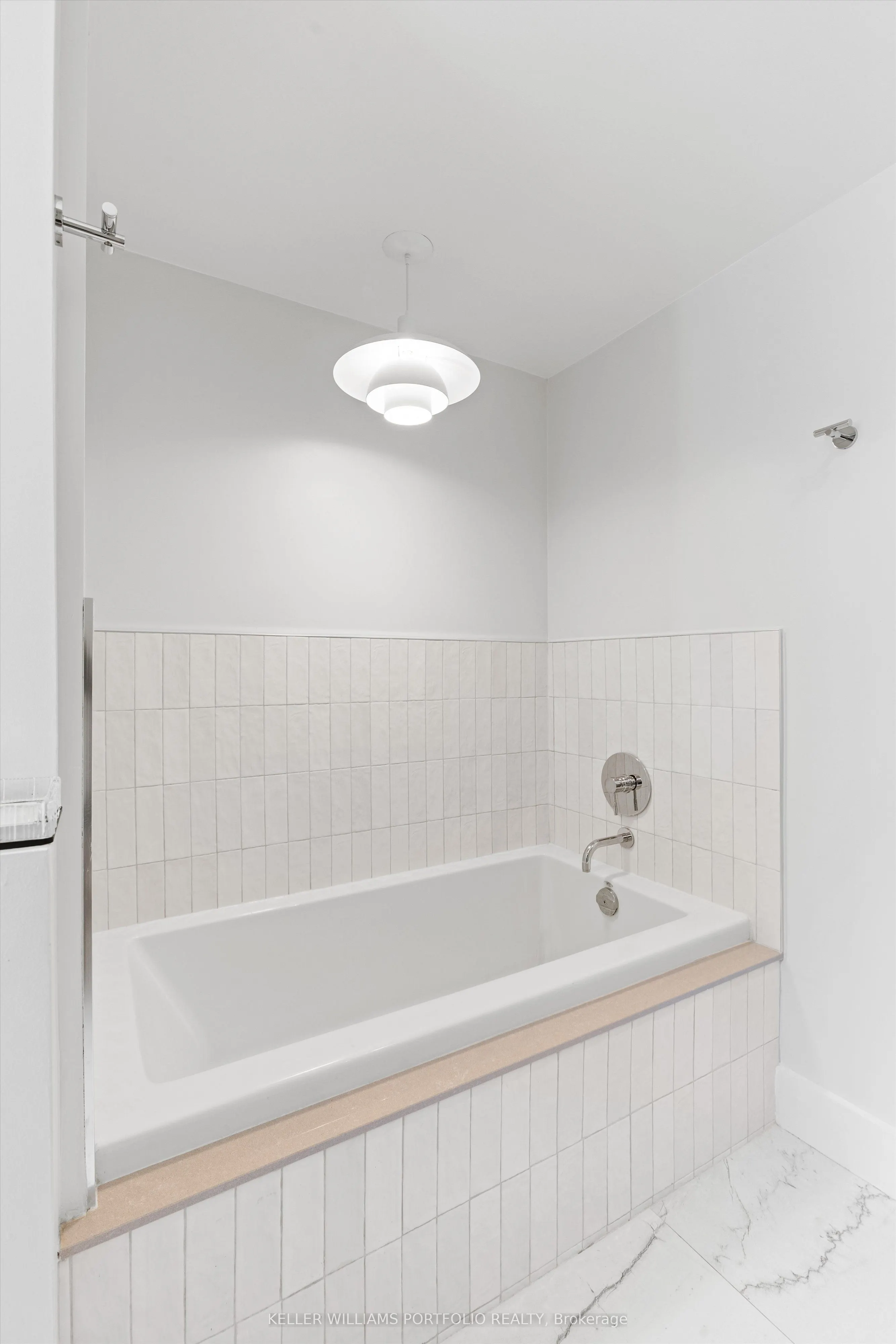 55 Stewart Street, #930